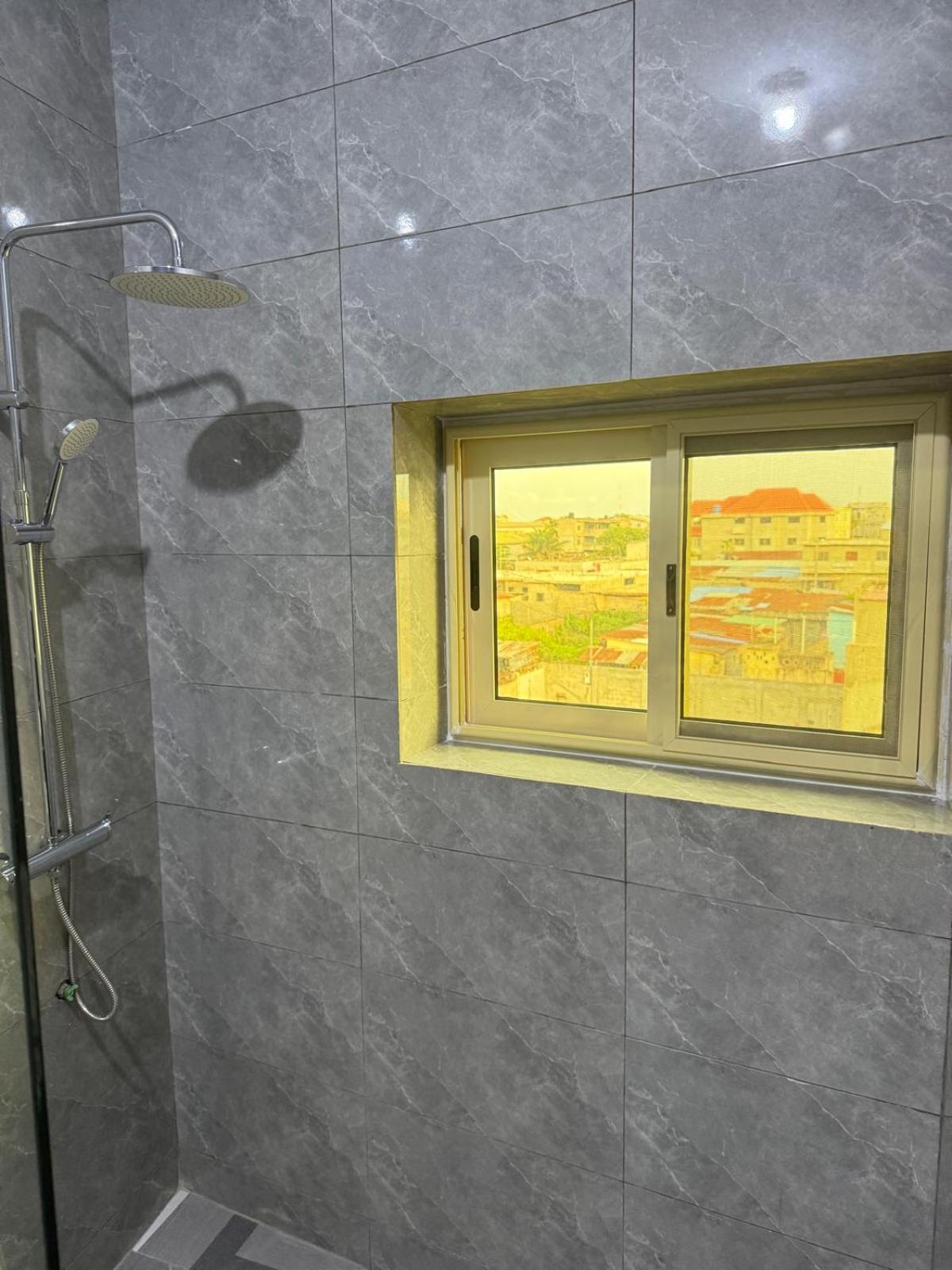 Three-Bedroom Apartment with Balcony photo 2