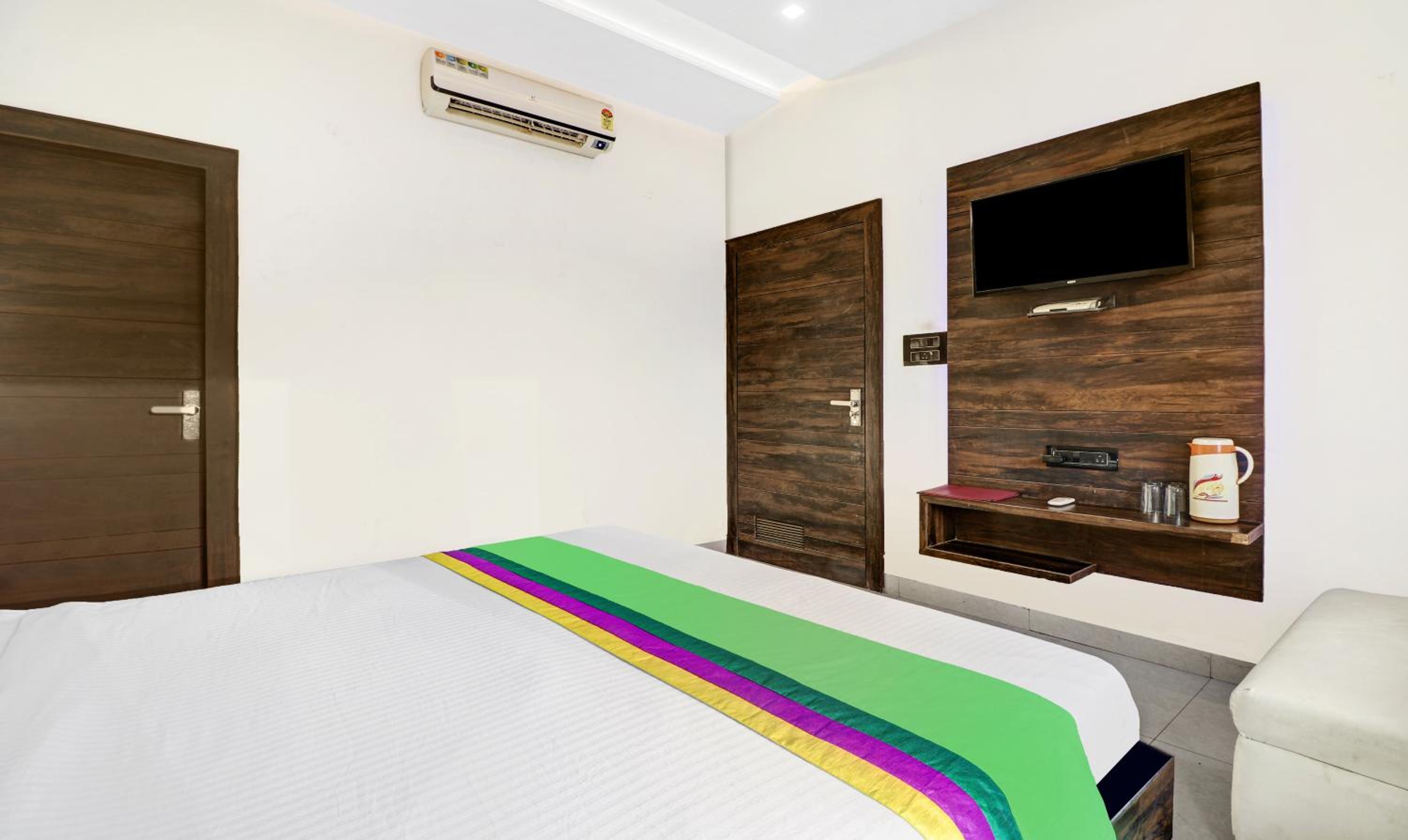 Deluxe Family Room