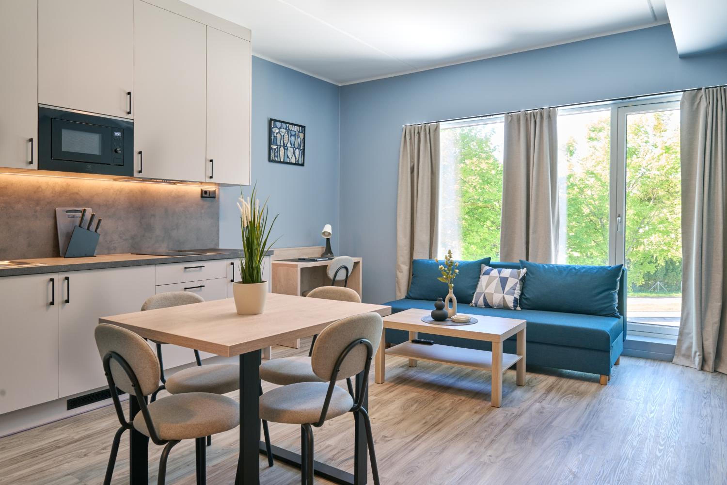 Deluxe Family Room