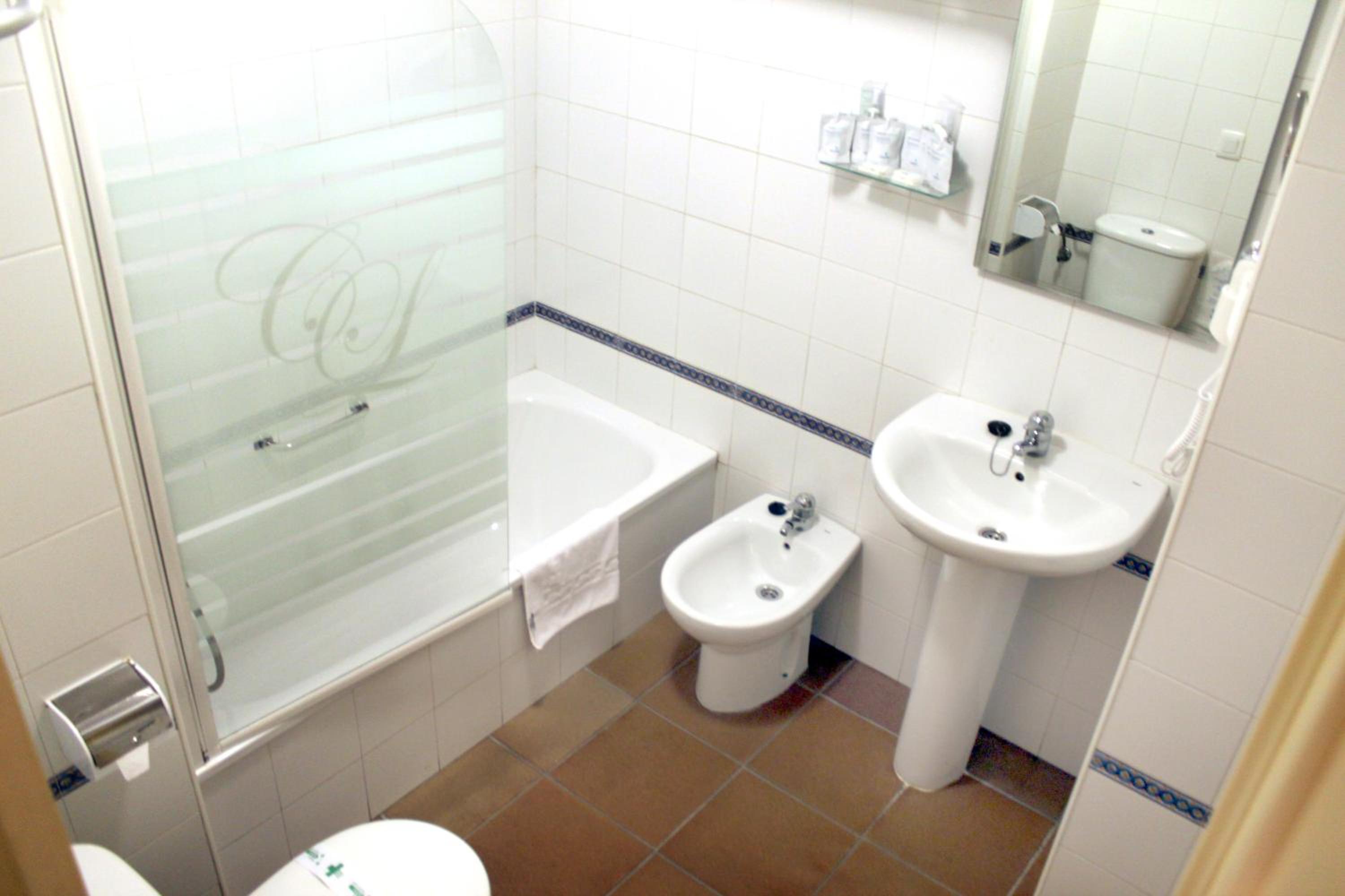 Two-Bedroom Apartment - Photo 3