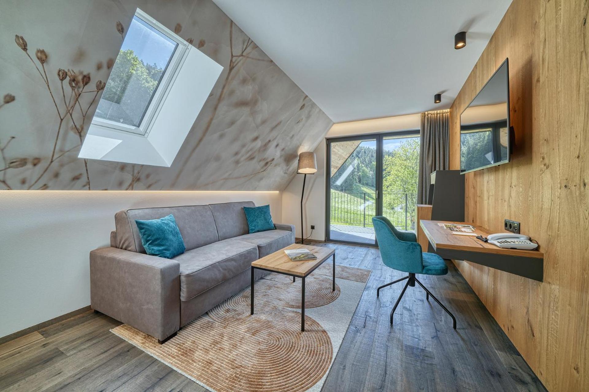 Deluxe Family Room - Photo 2