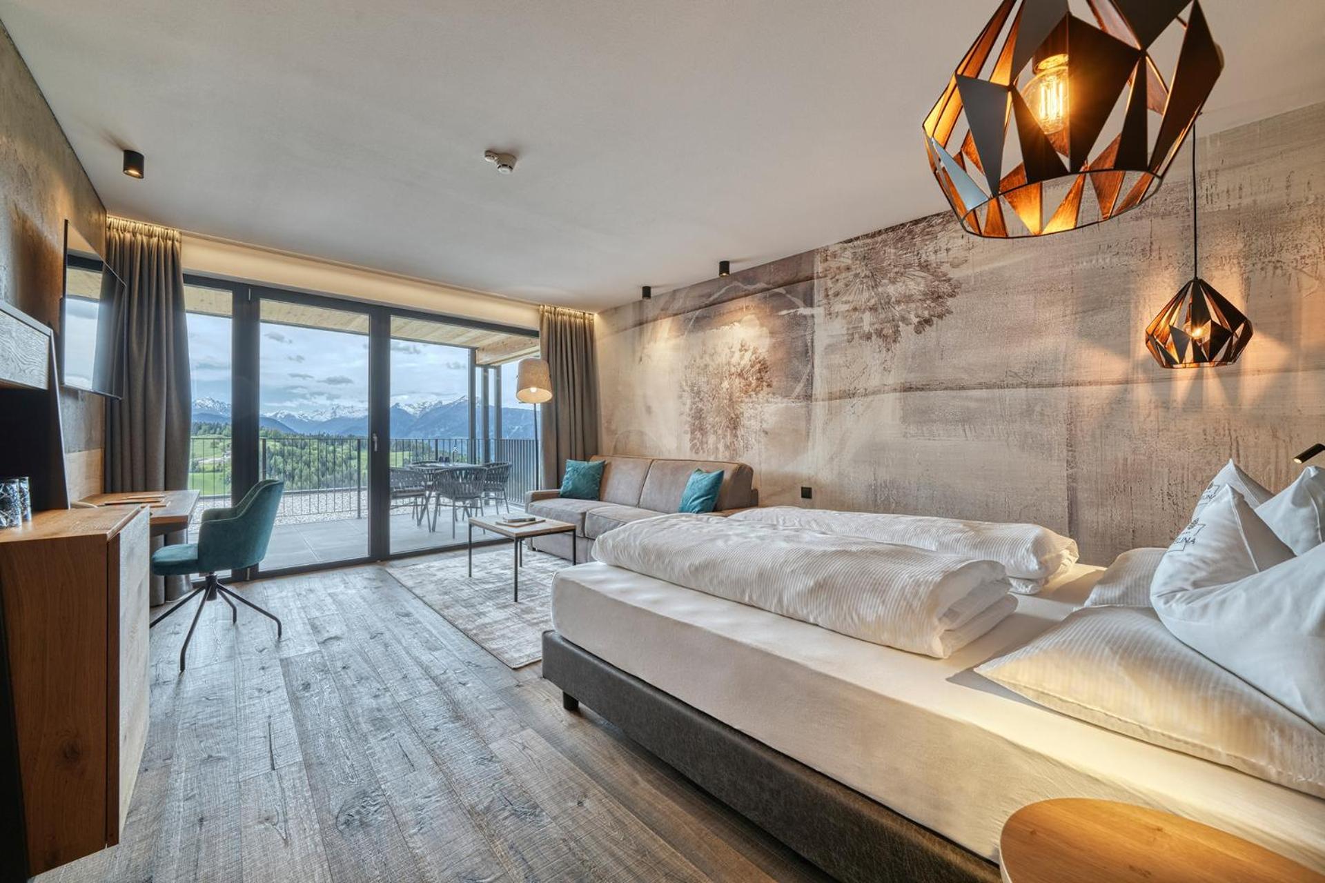 Deluxe Family Suite - Photo 2