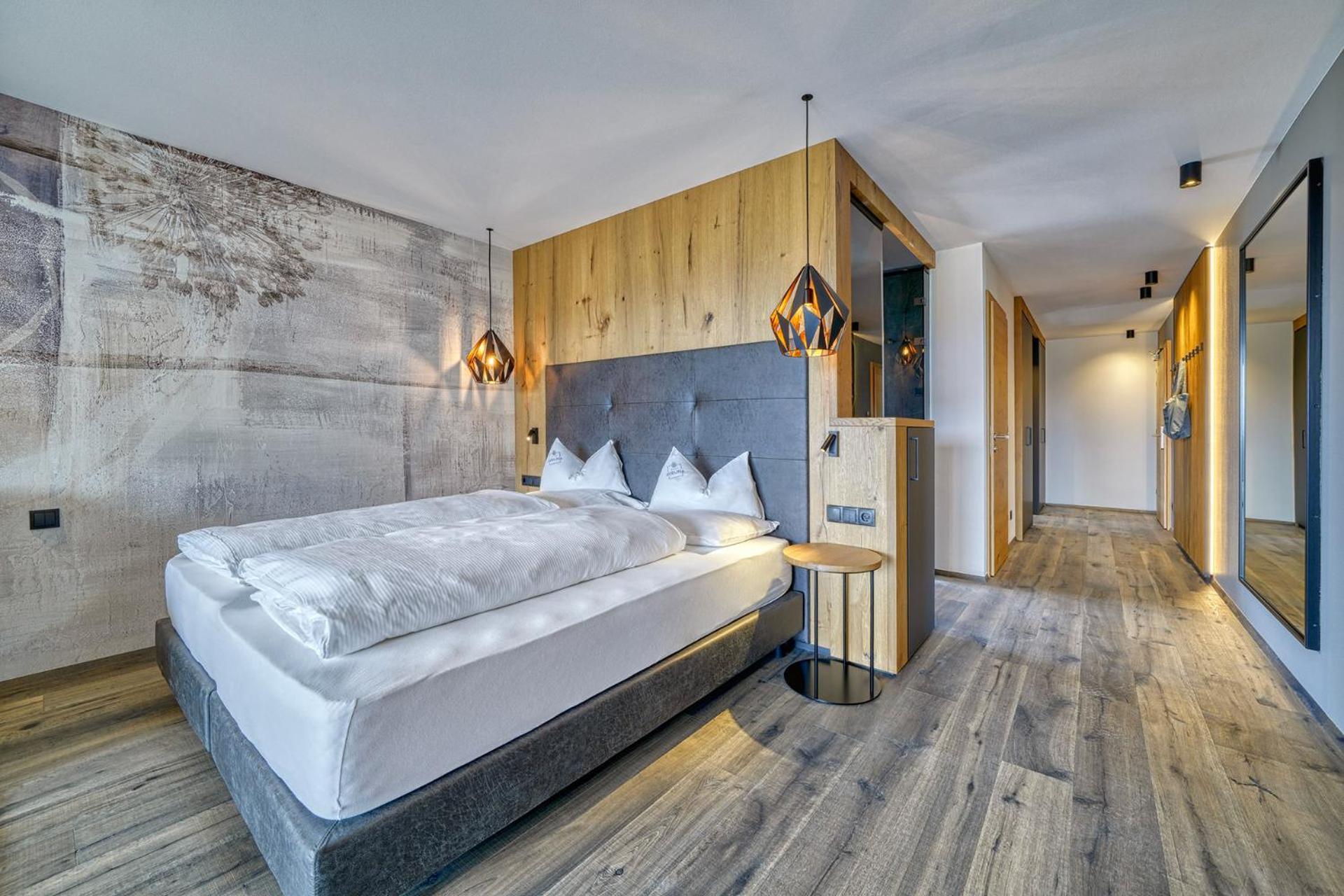 Deluxe Family Suite - Photo 7
