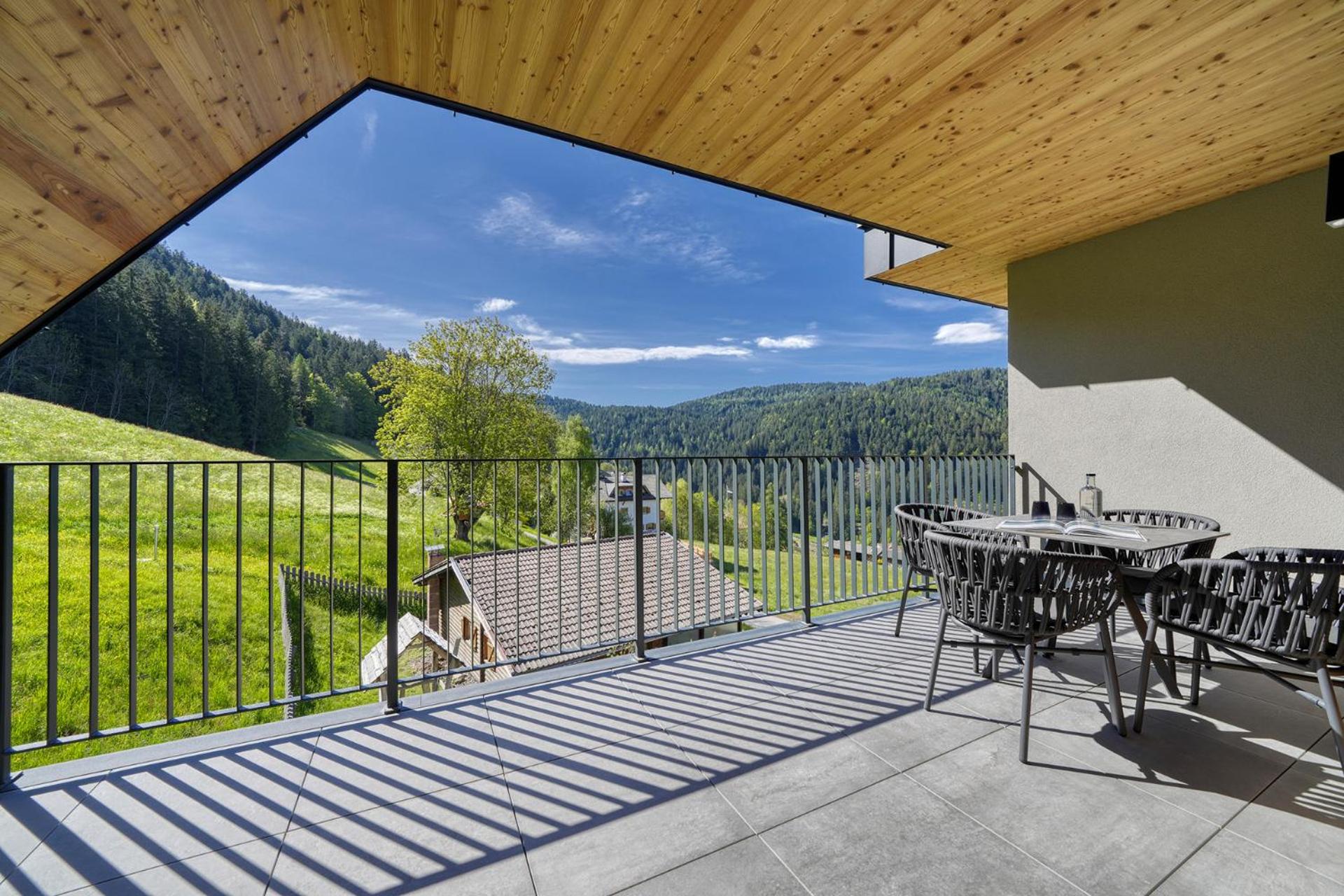 Deluxe Family Room - Photo 11