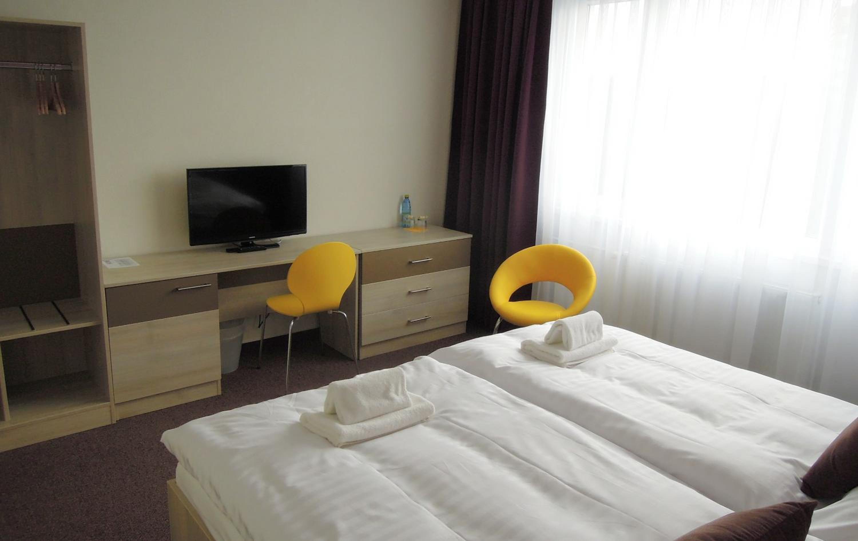 Business Double Room - Photo 3