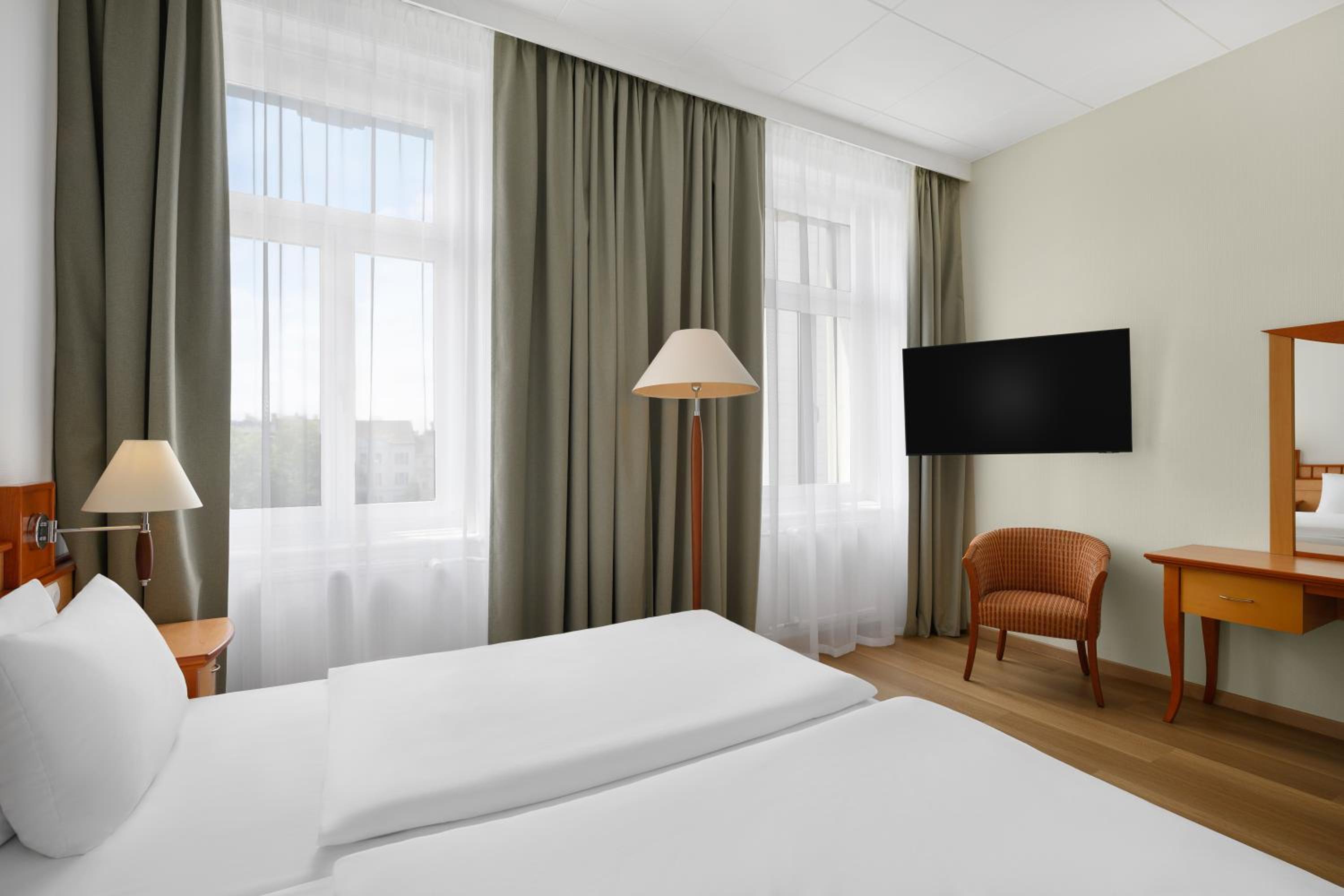 Premium Double or Twin Room - Photo 4