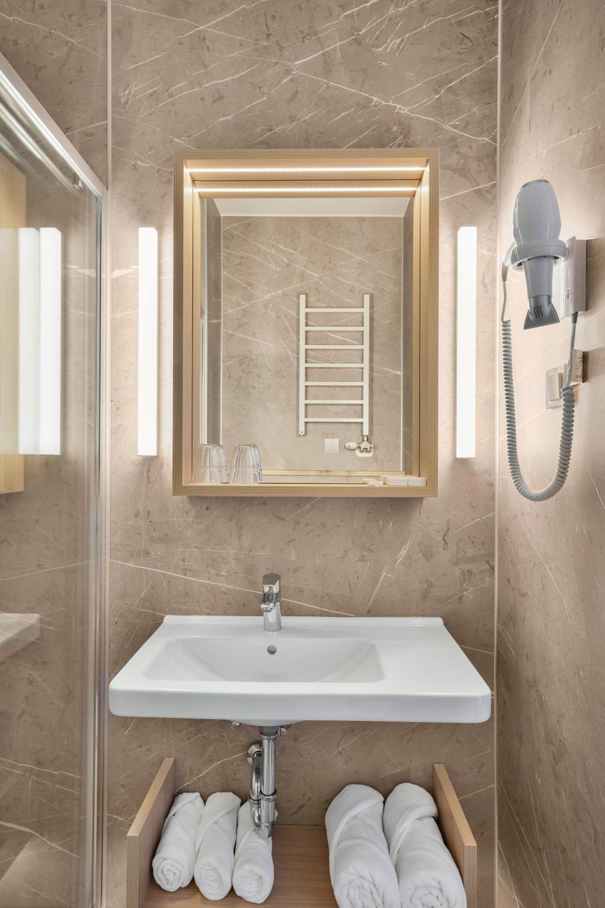 Premium Double or Twin Room - Photo 1