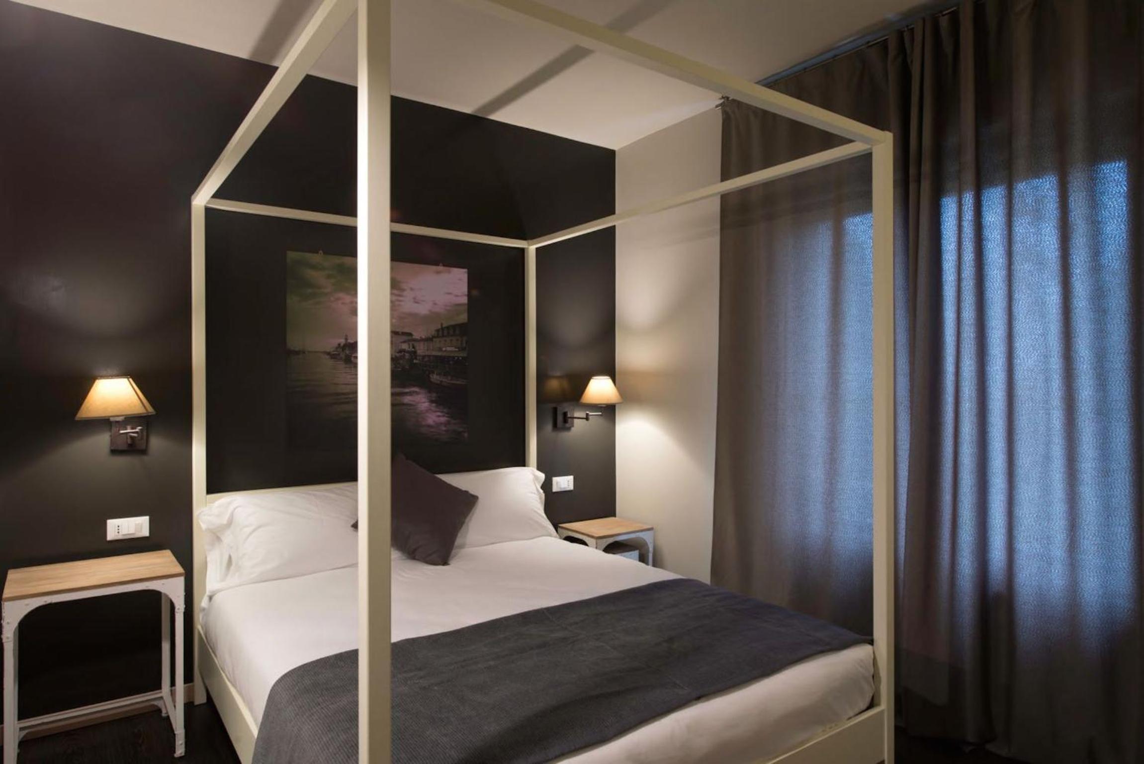 Economy Double Room - Photo 13