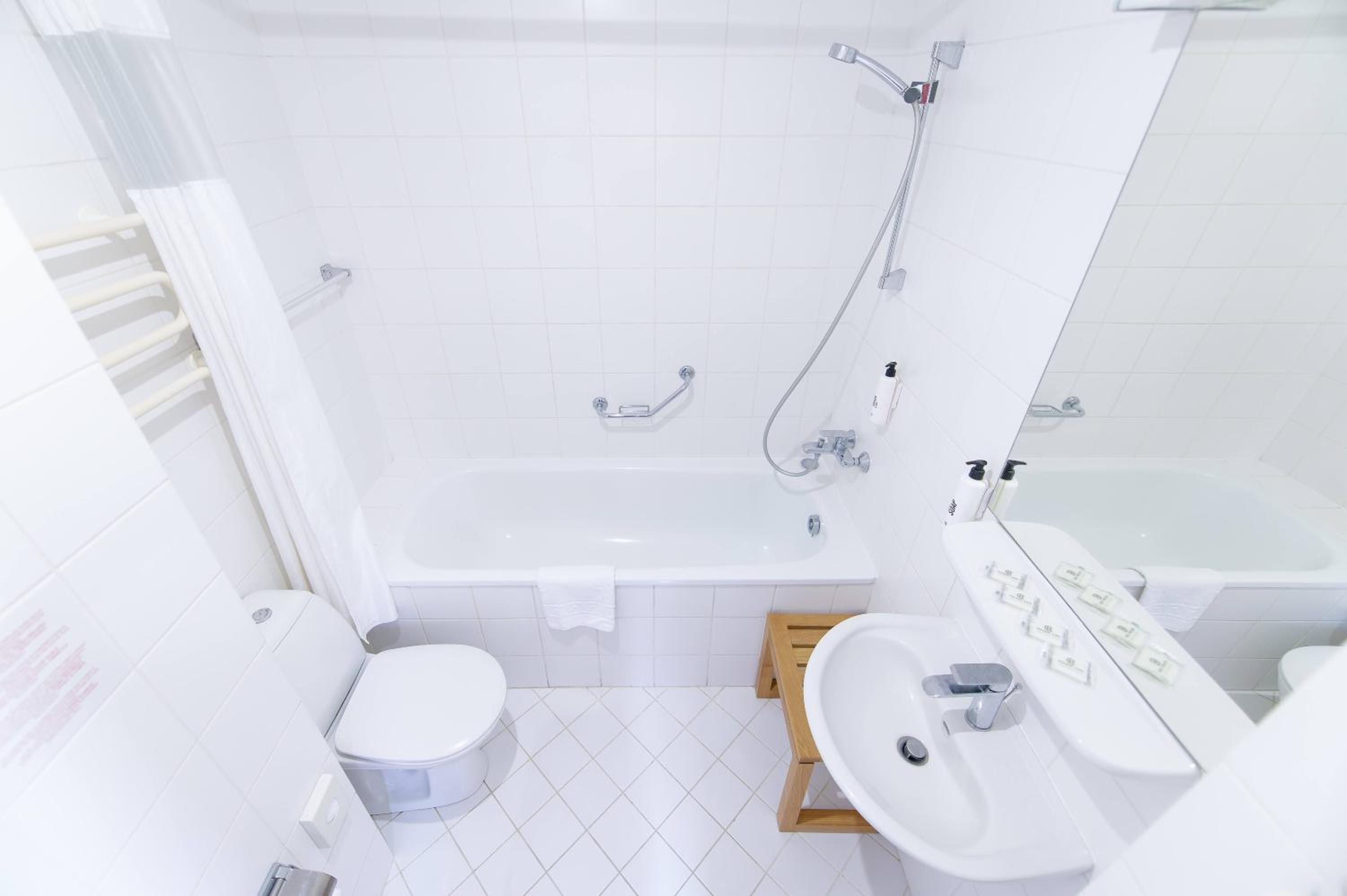 Double or Twin Room with Air Conditioner photo 2