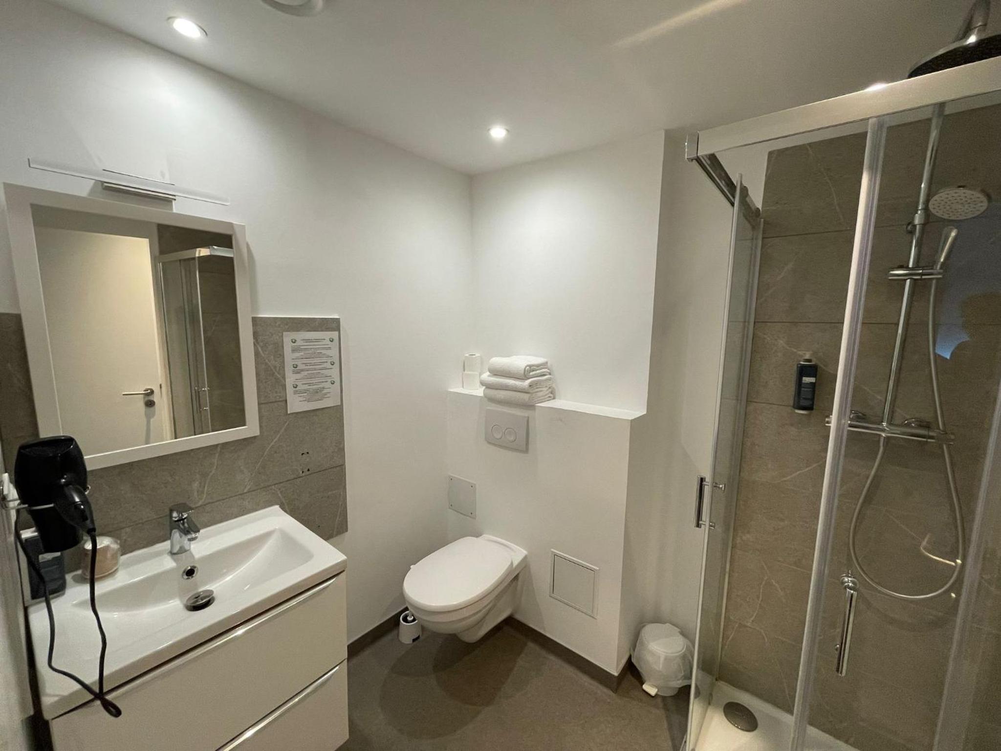 Studio (3 Adults)