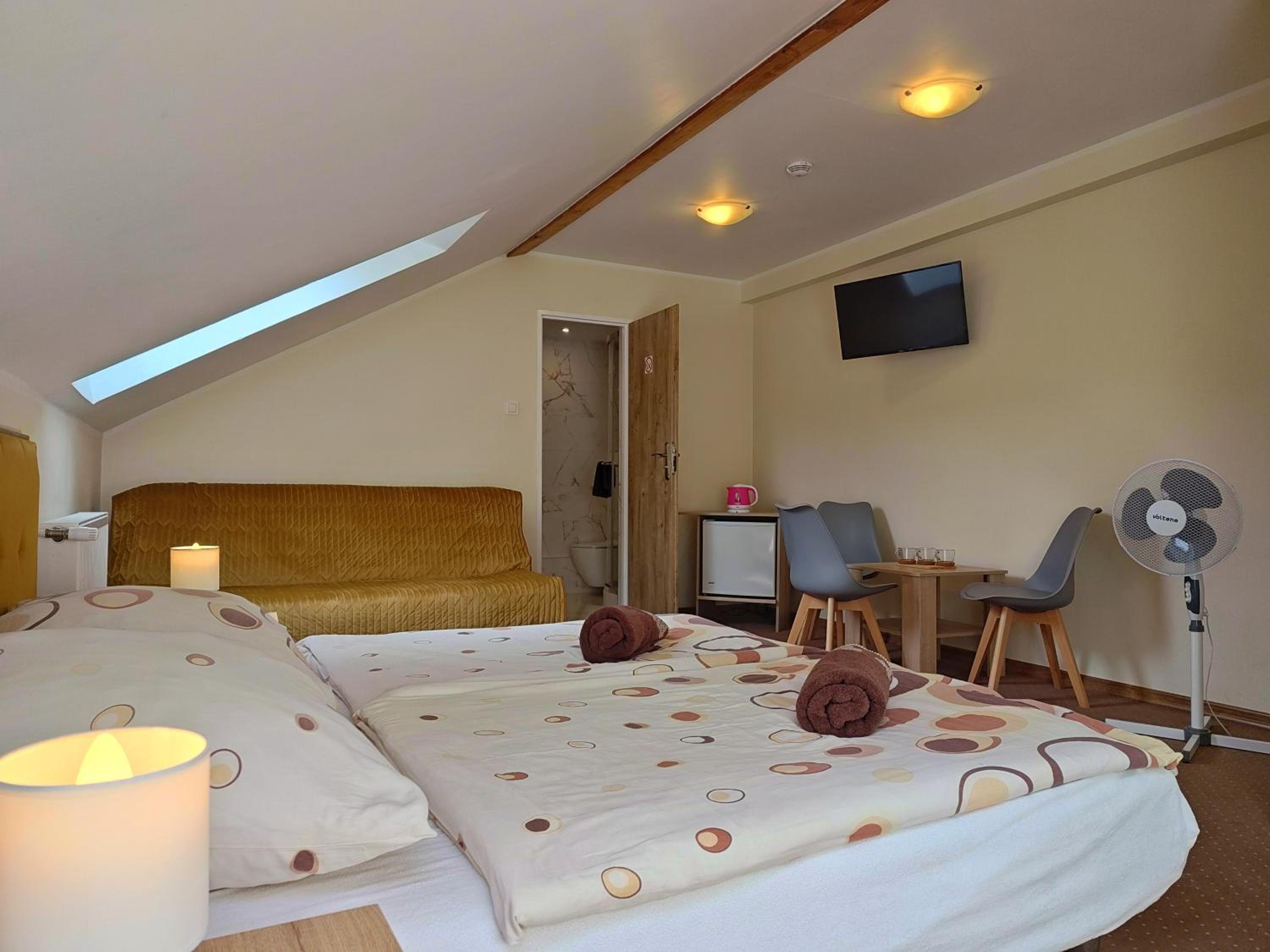 Triple Room with Private Bathroom
