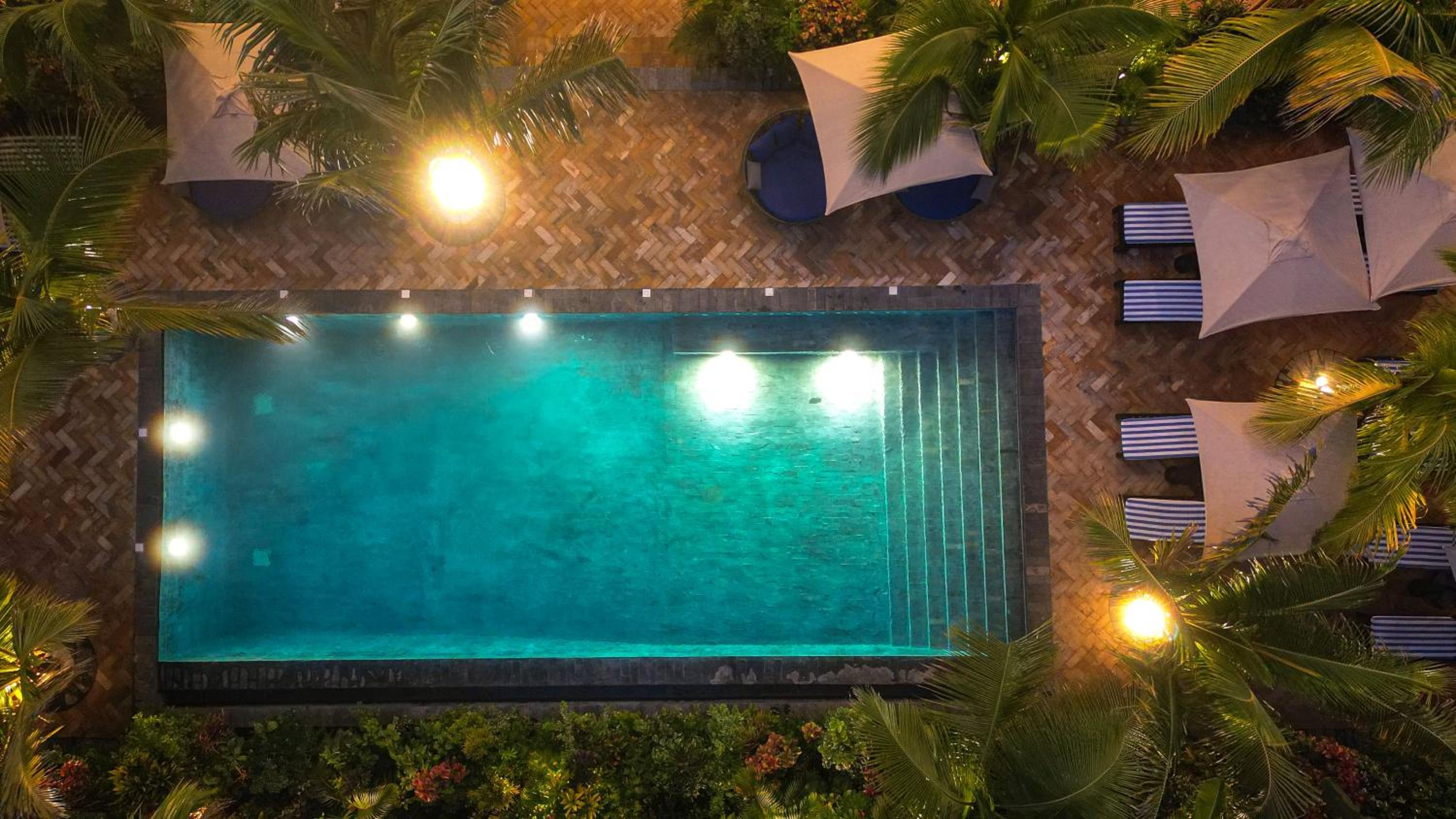 Z2 Twin room with Pool View 2nd floor