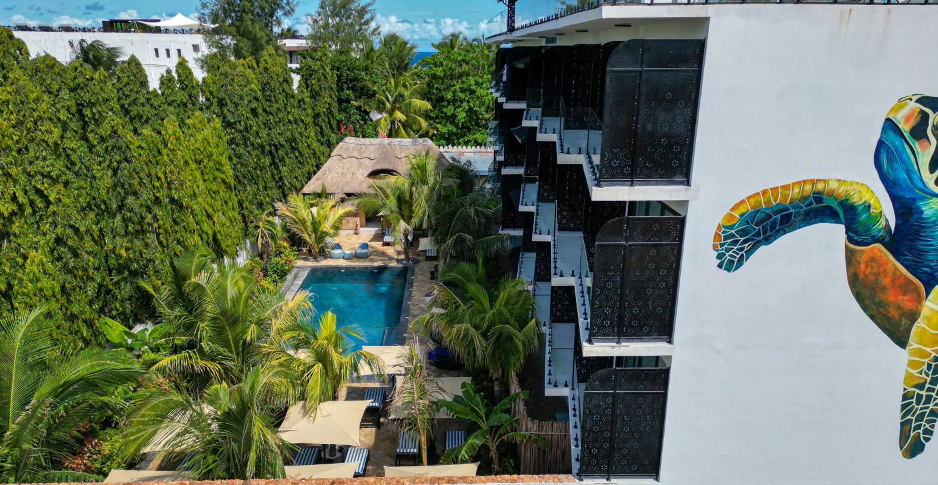 Z2 Twin room with Pool View 1st Floor