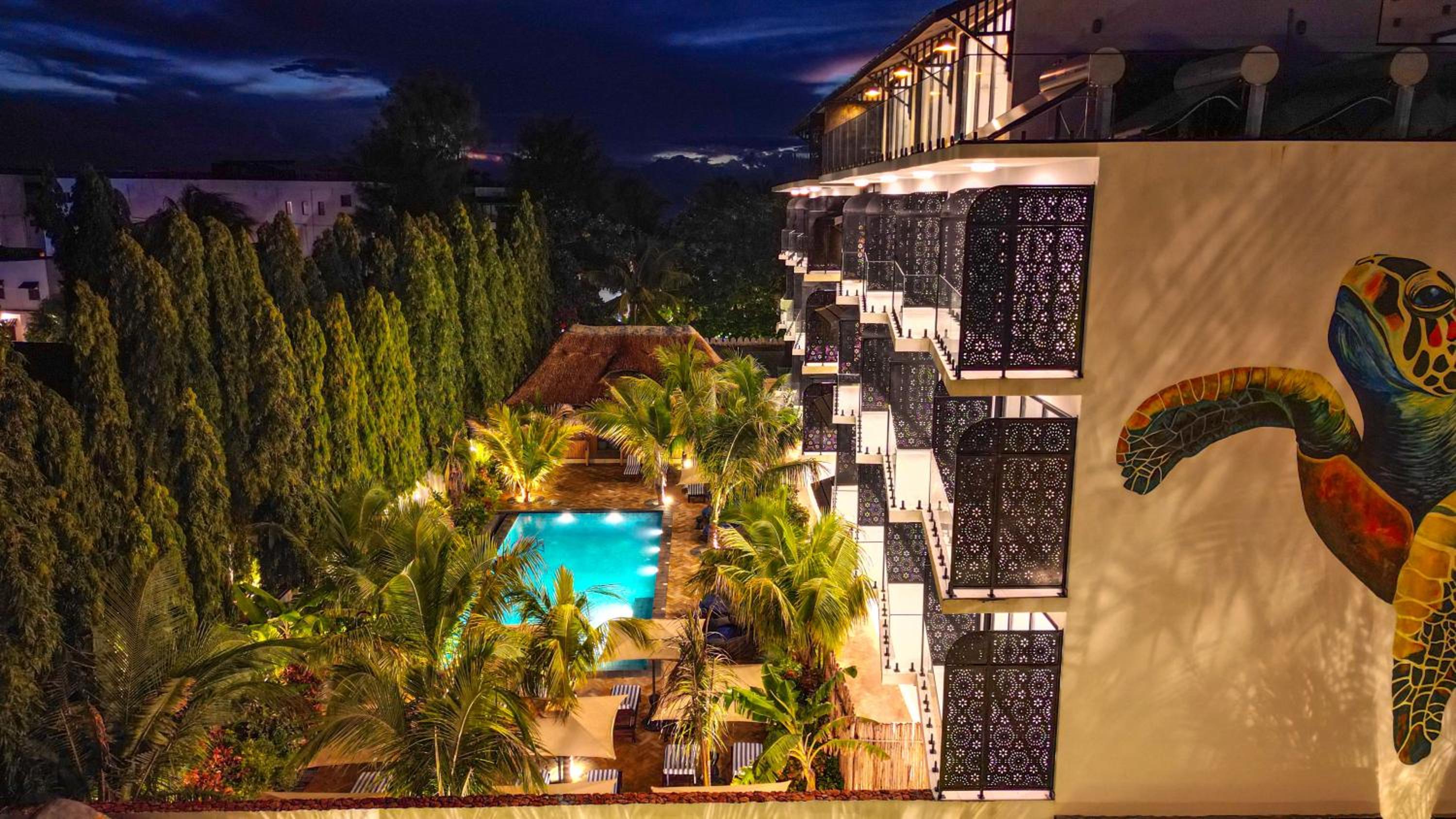 Z2 Twin room with Pool View 1st Floor