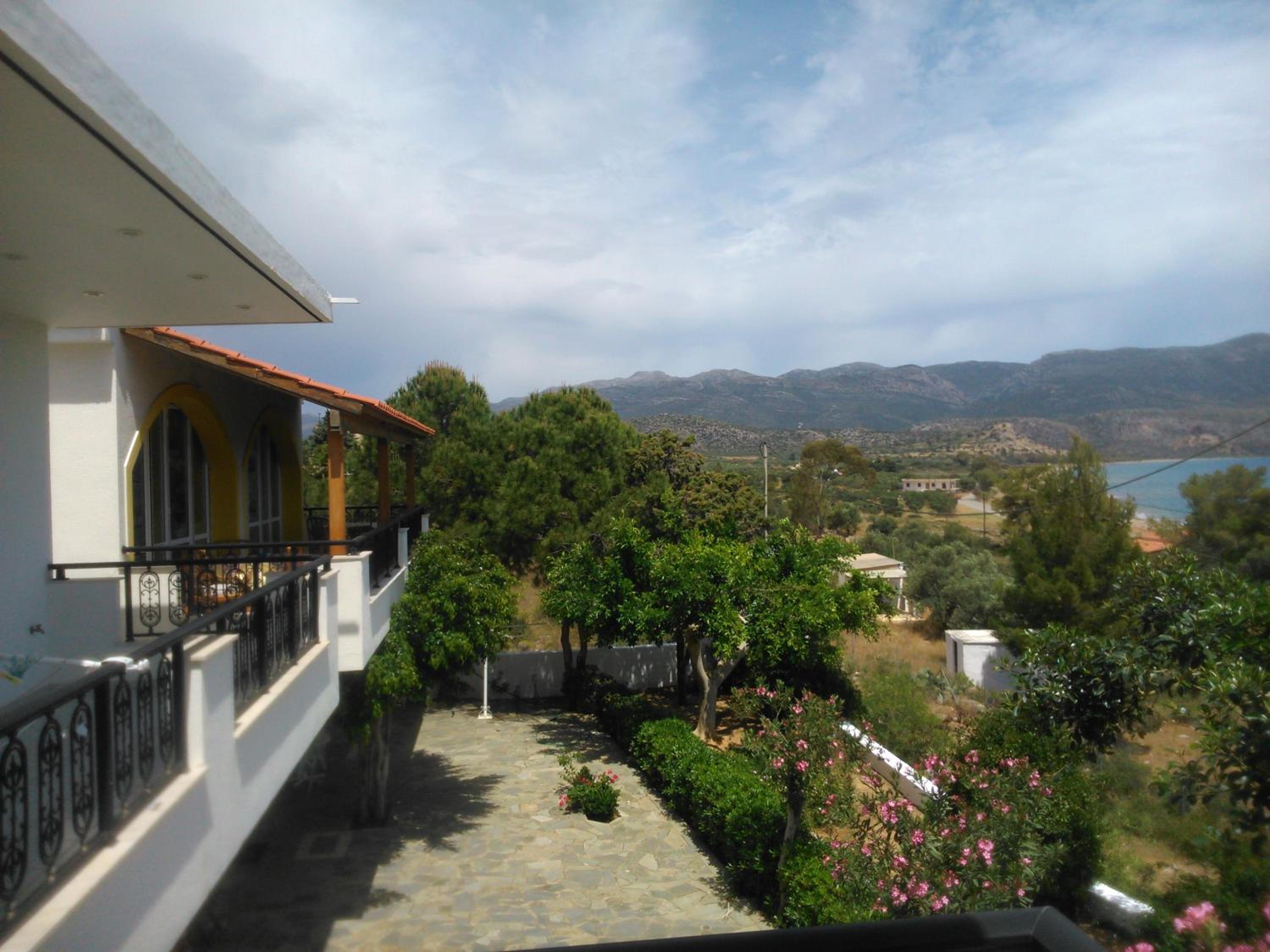 One-Bedroom Apartment with Sea View - Photo 10
