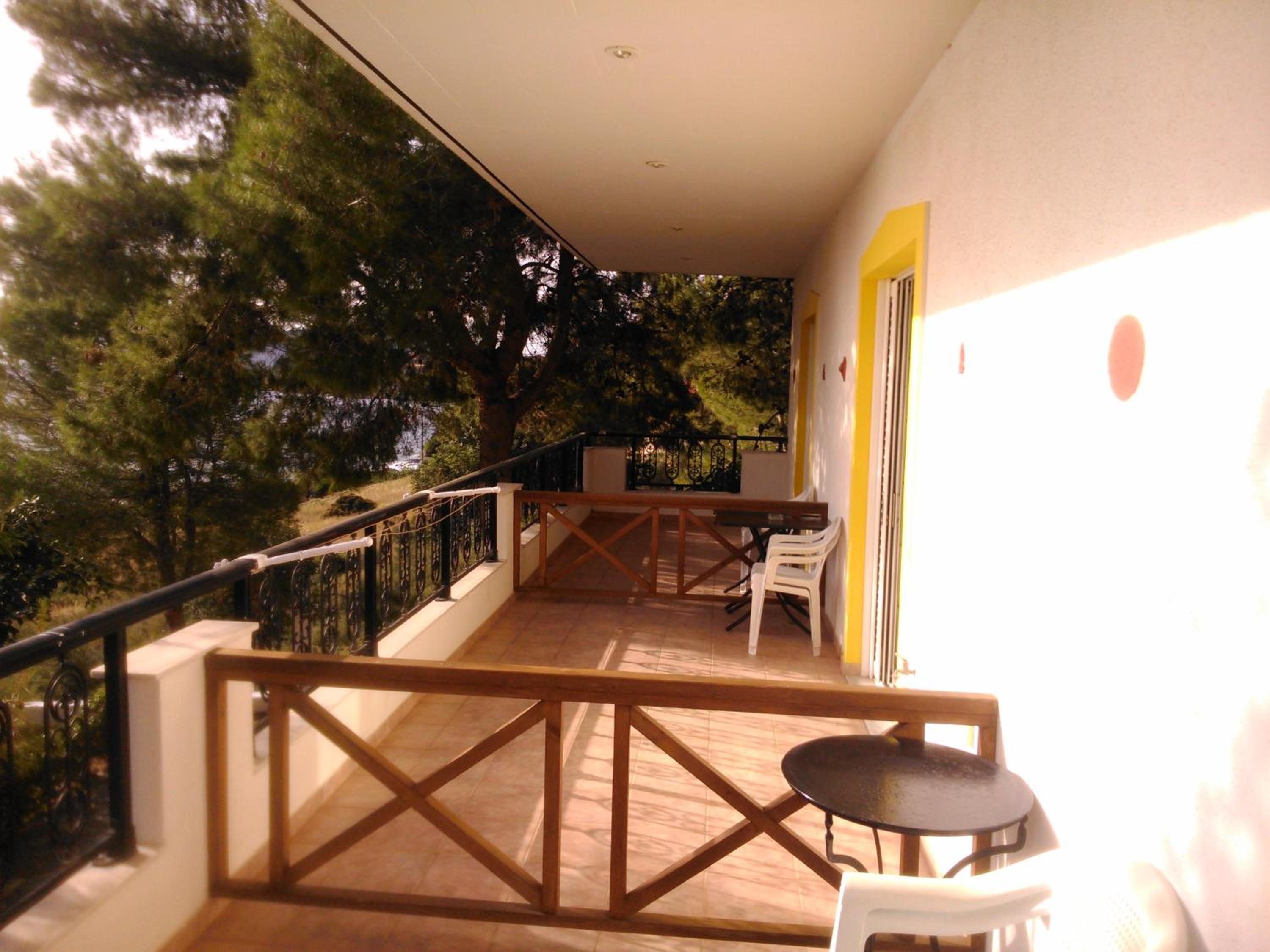 One-Bedroom Apartment with Sea View - Photo 4