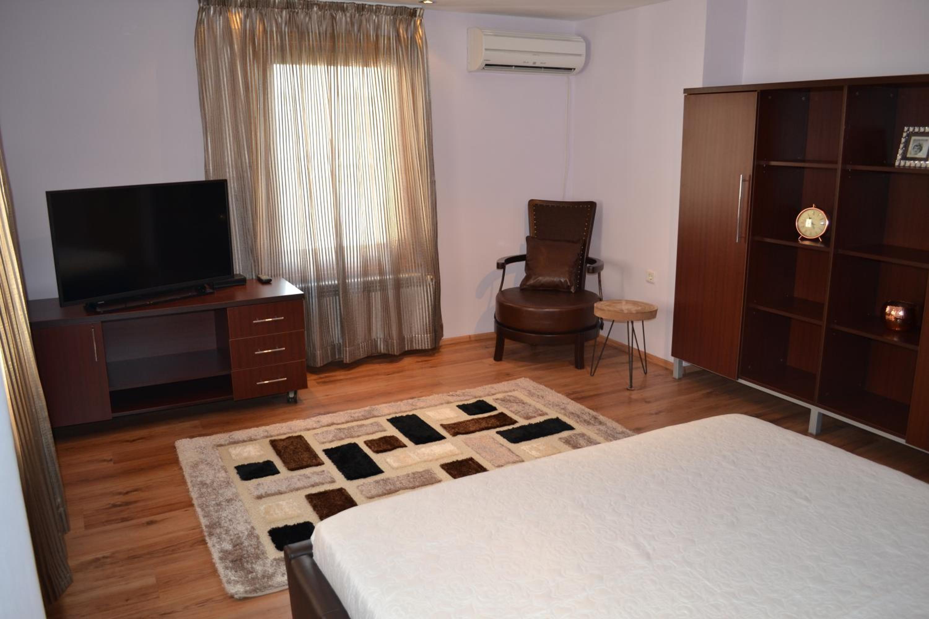 Standard Double Room with Shared Bathroom