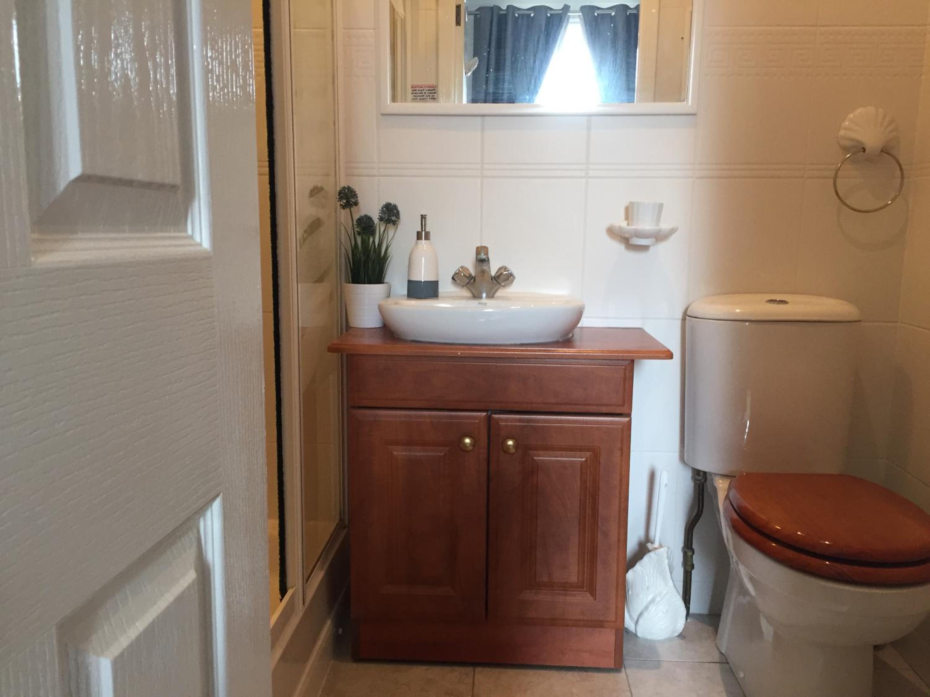 Double or Twin Room with Ensuite photo 2