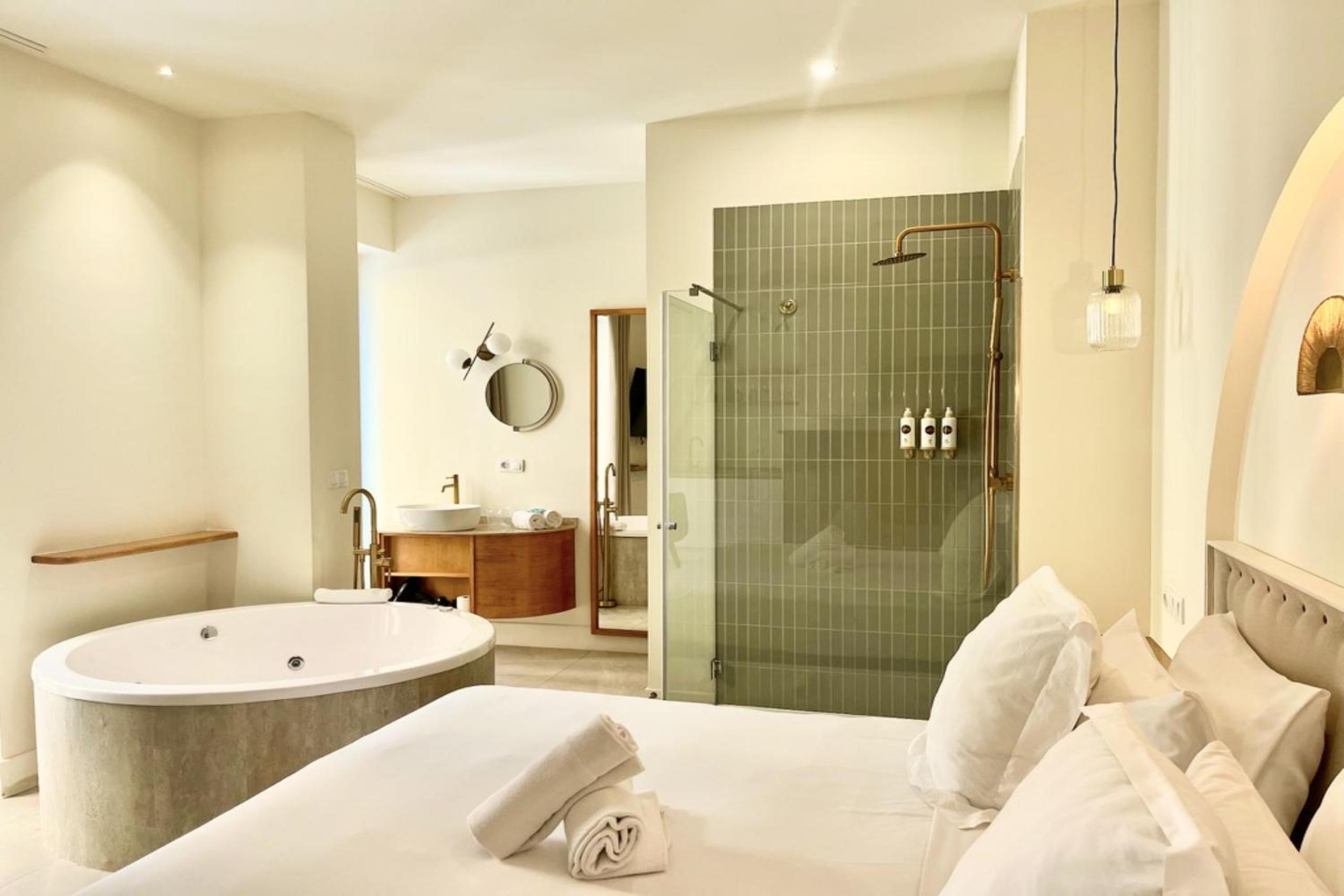Standard Double Room with Jacuzzi