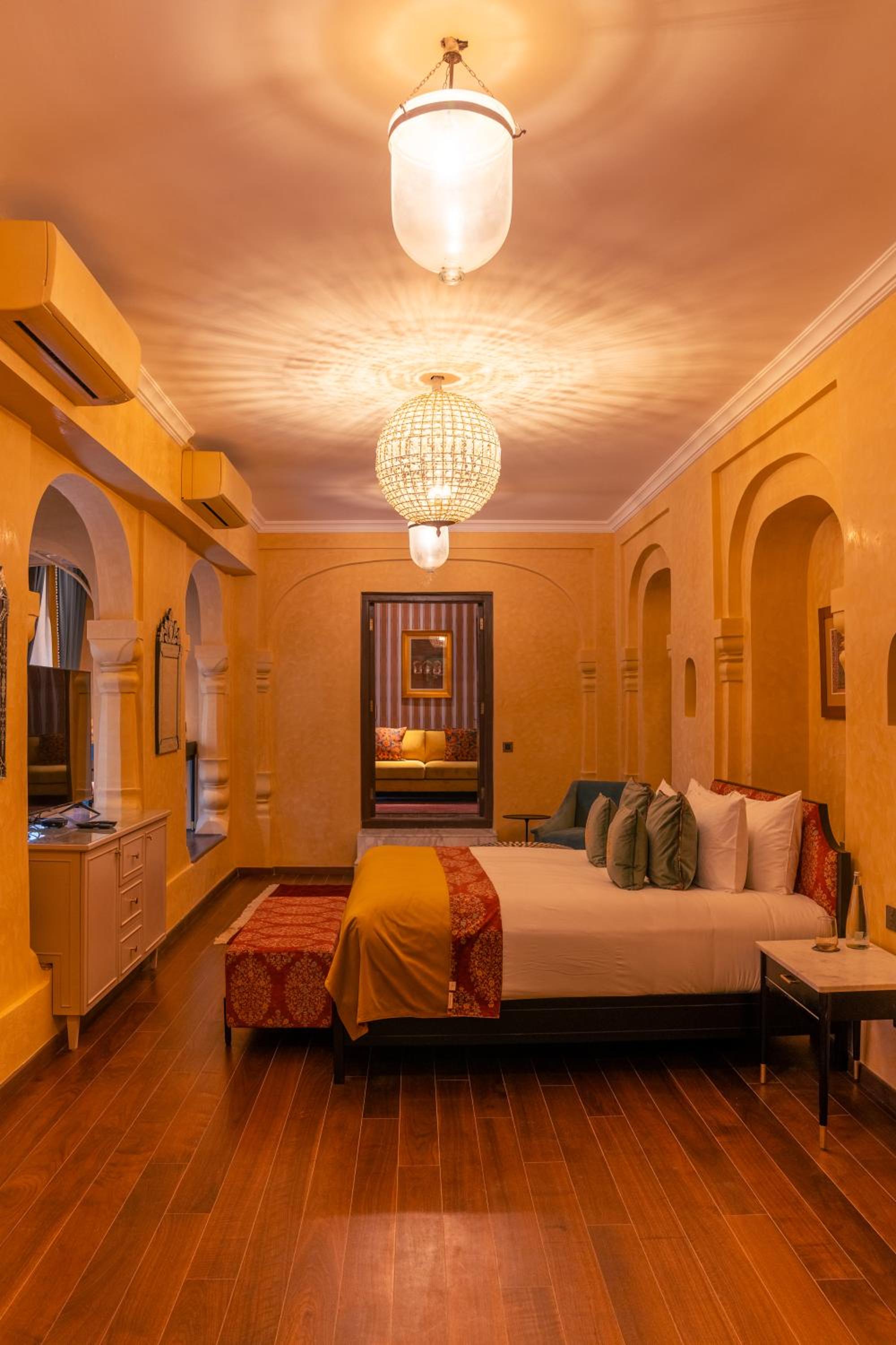 Legacy Suite - Photo 5