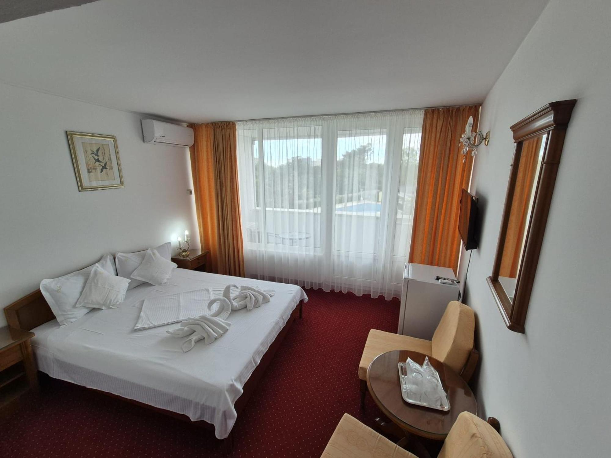 Family Room with Balcony photo 1