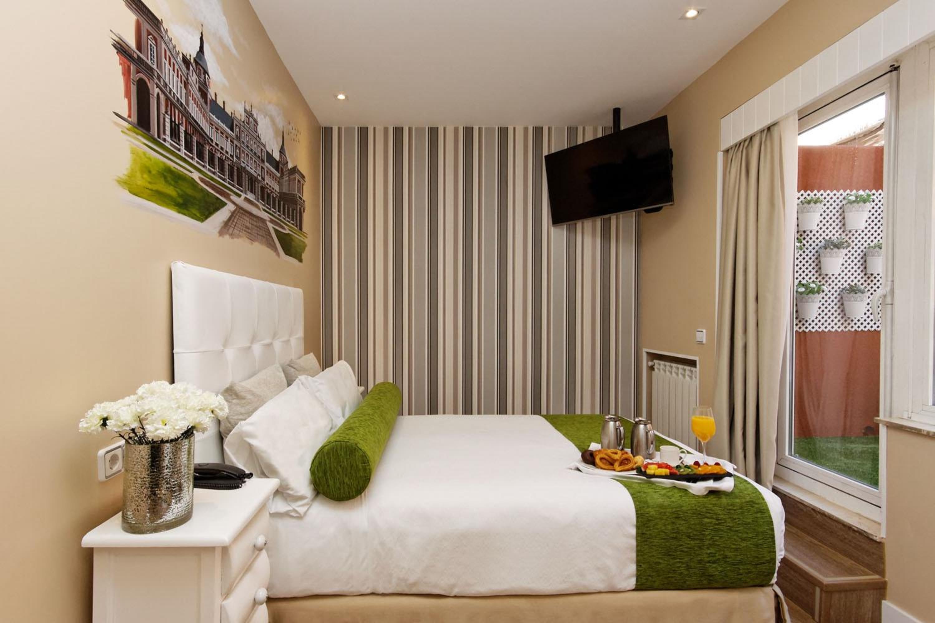 Single Room - Photo 6