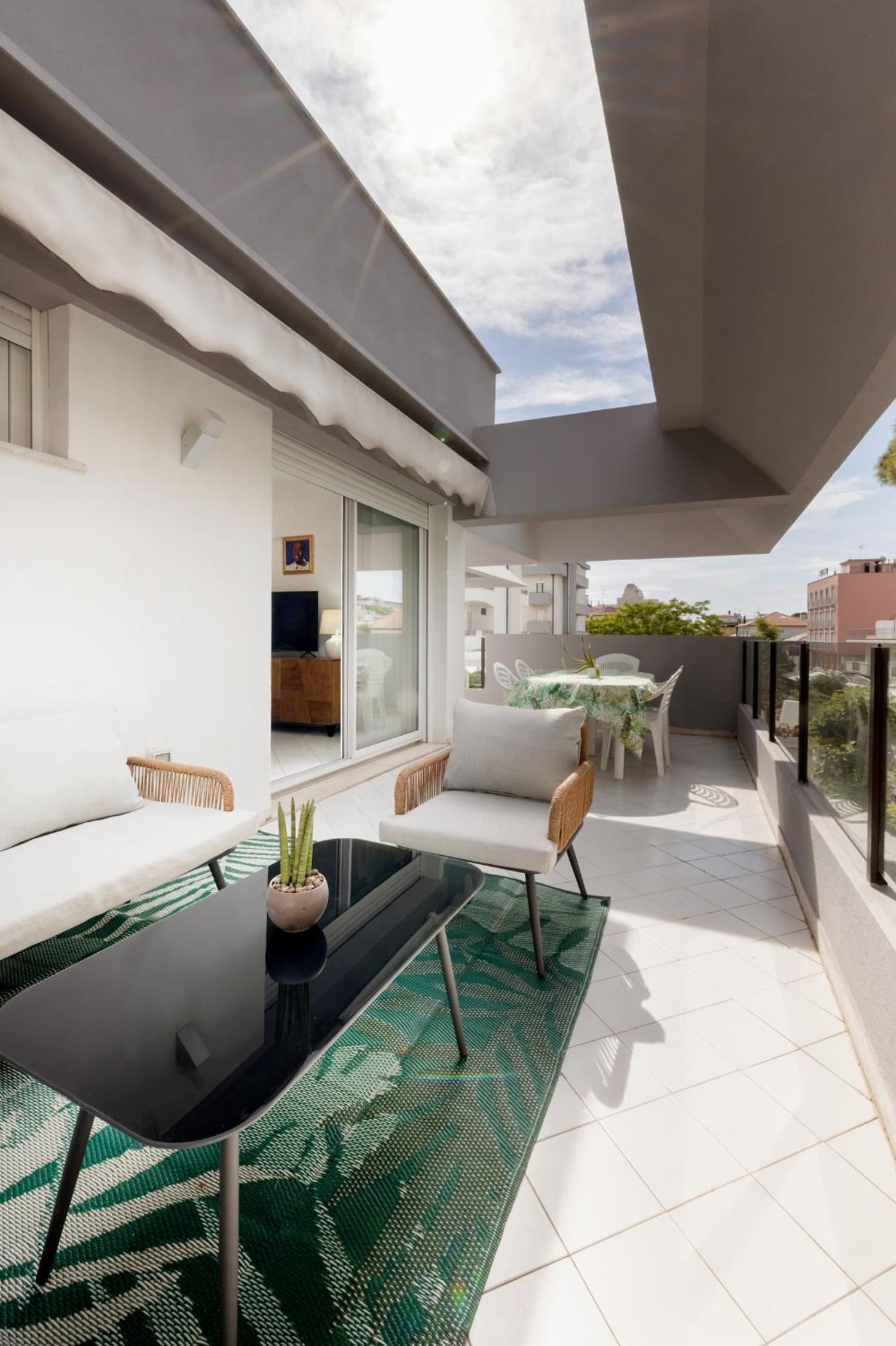 Two-Bedroom Apartment with Terrace and Sea View