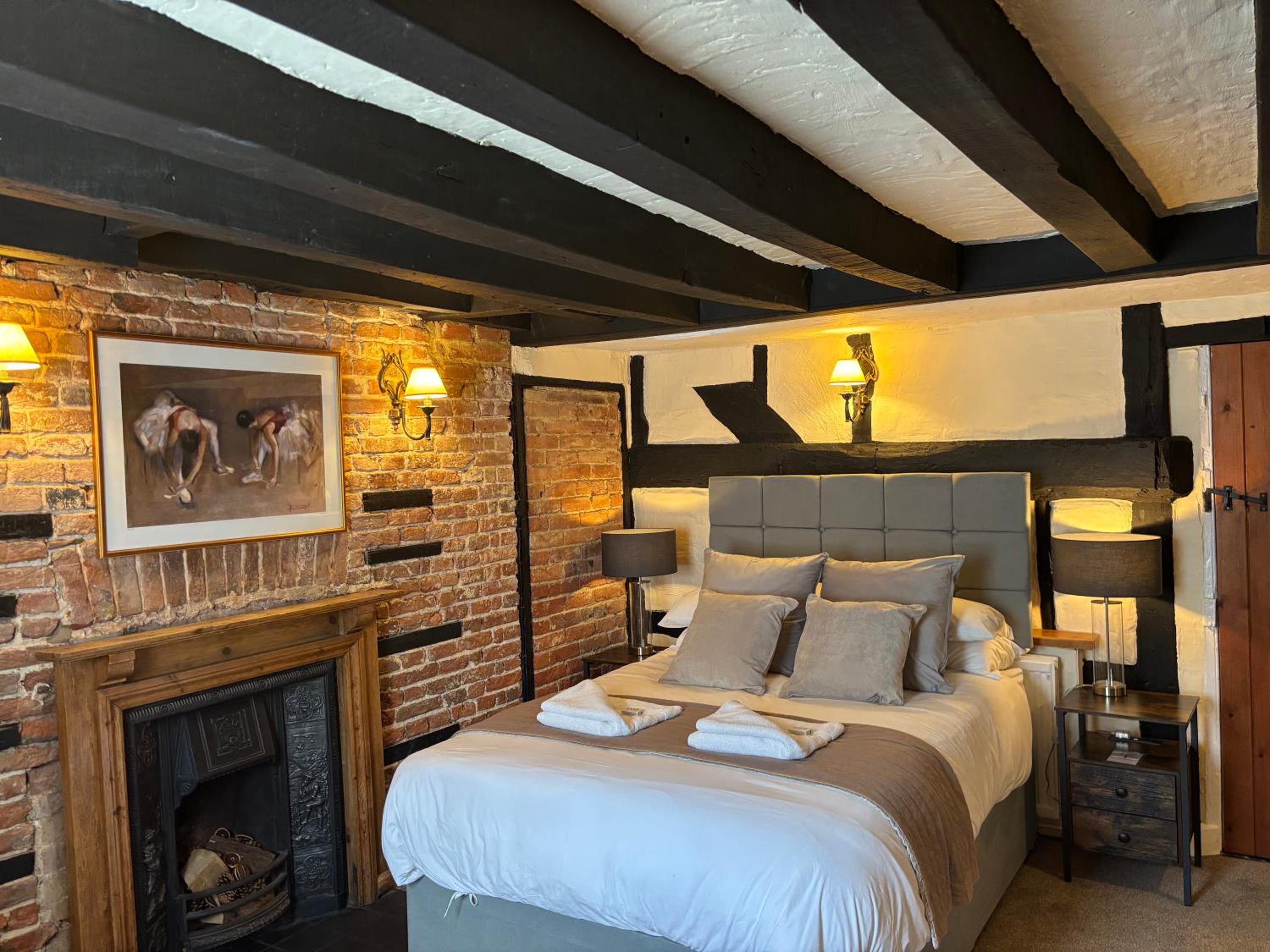 Large Double Room photo 3