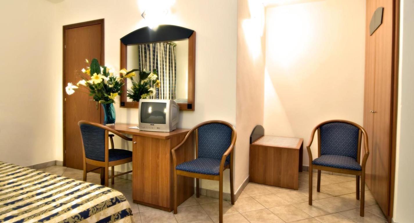 Triple Room with Bathroom photo 1