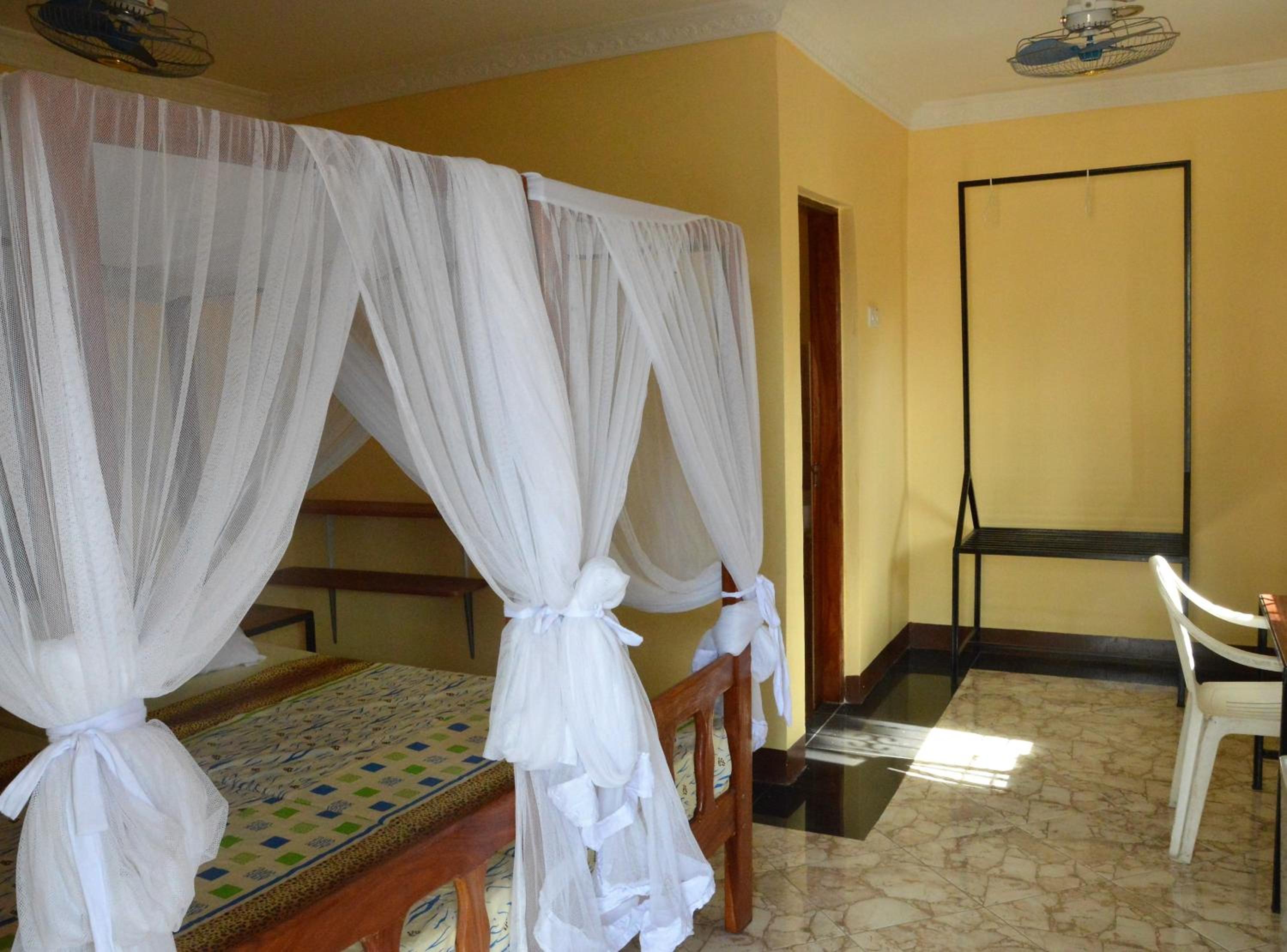 Triple Room with Bathroom photo 1