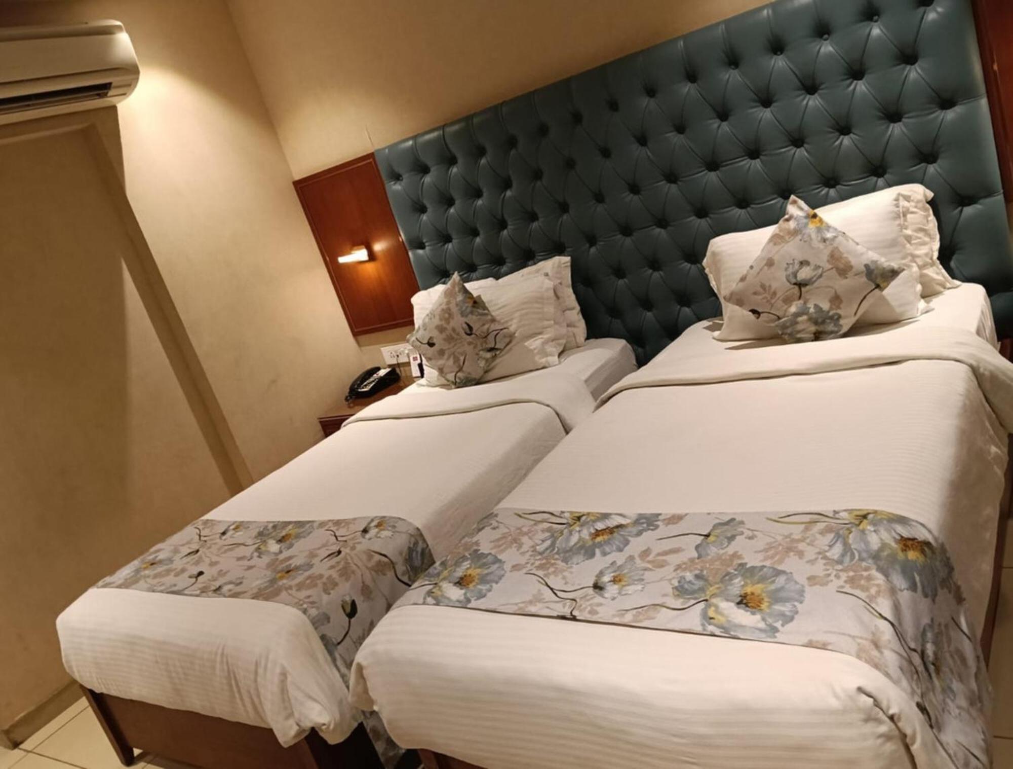 Deluxe Twin Room - Photo 3