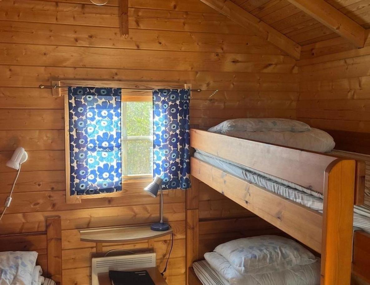 Small Economy Cottage with Shared Bathroom