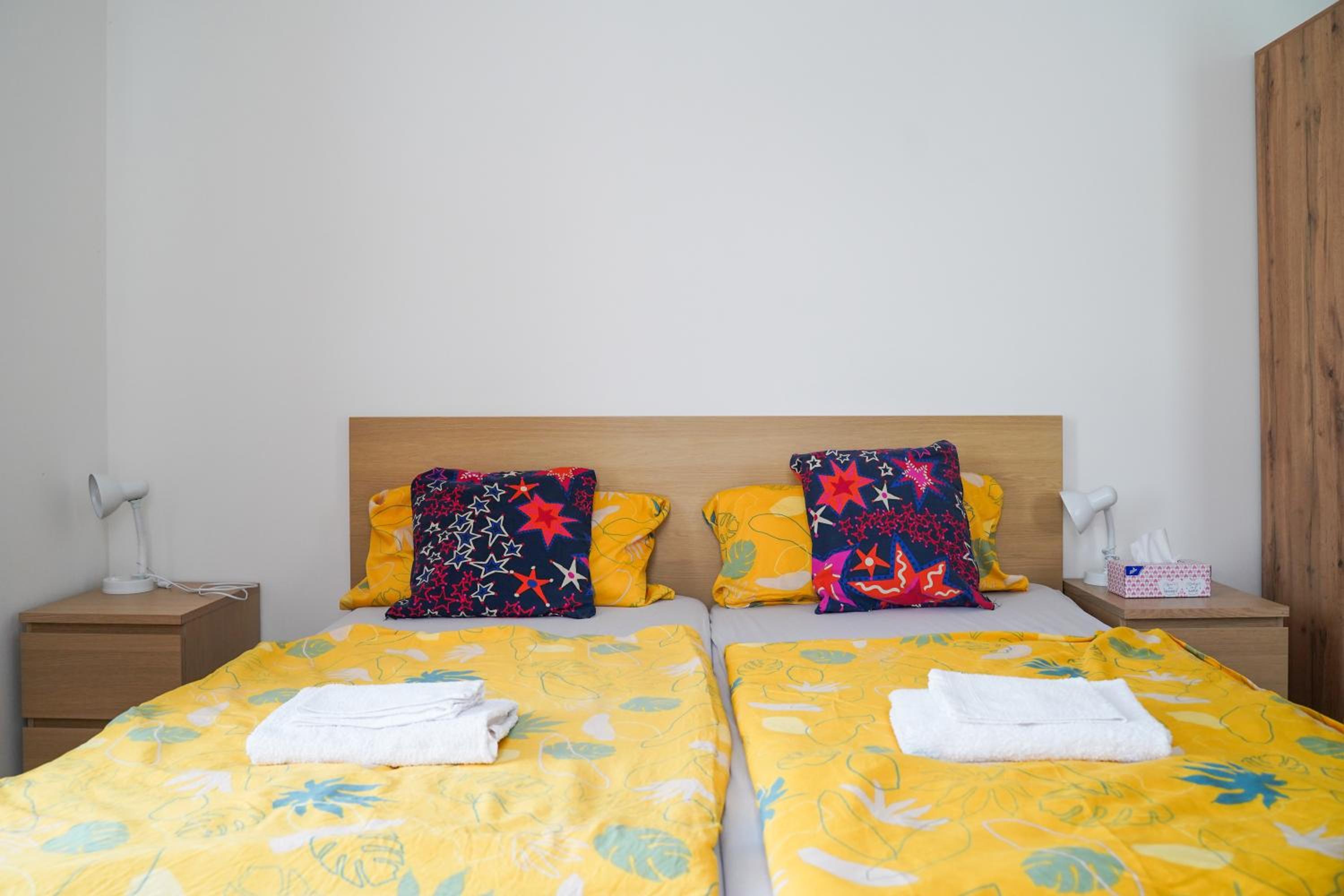 Large Double Room - Photo 1