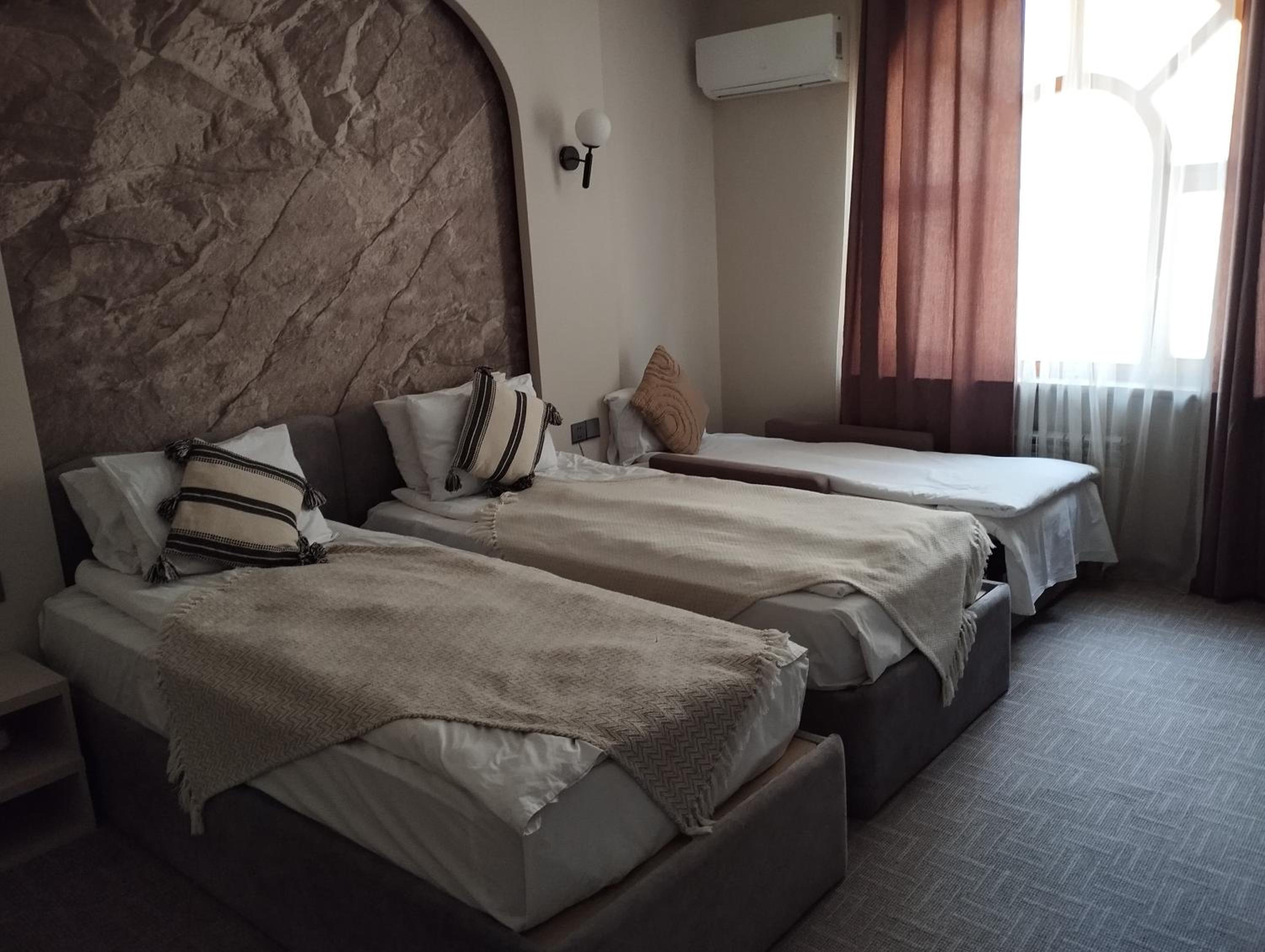Budget Triple Room photo 2