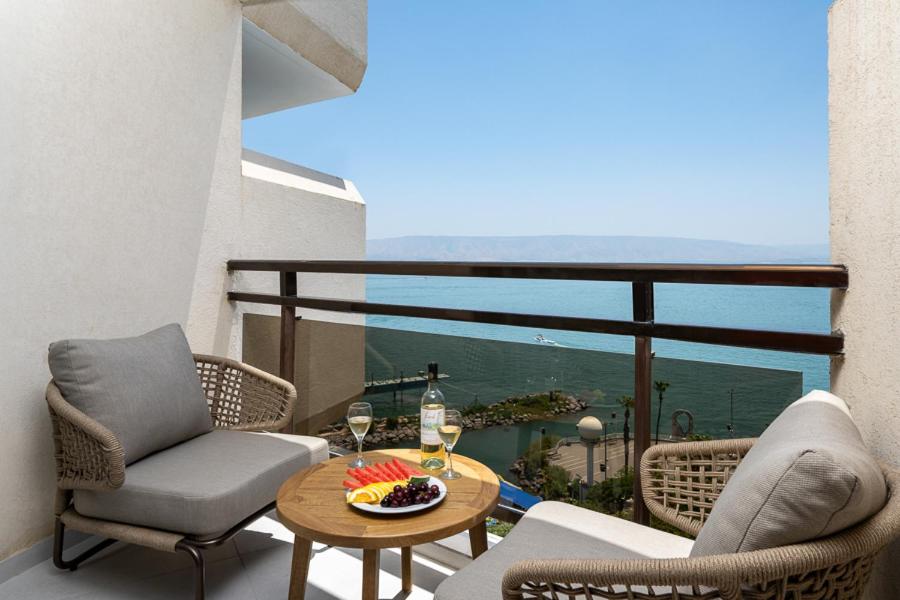 Executive Balcony - Photo 6