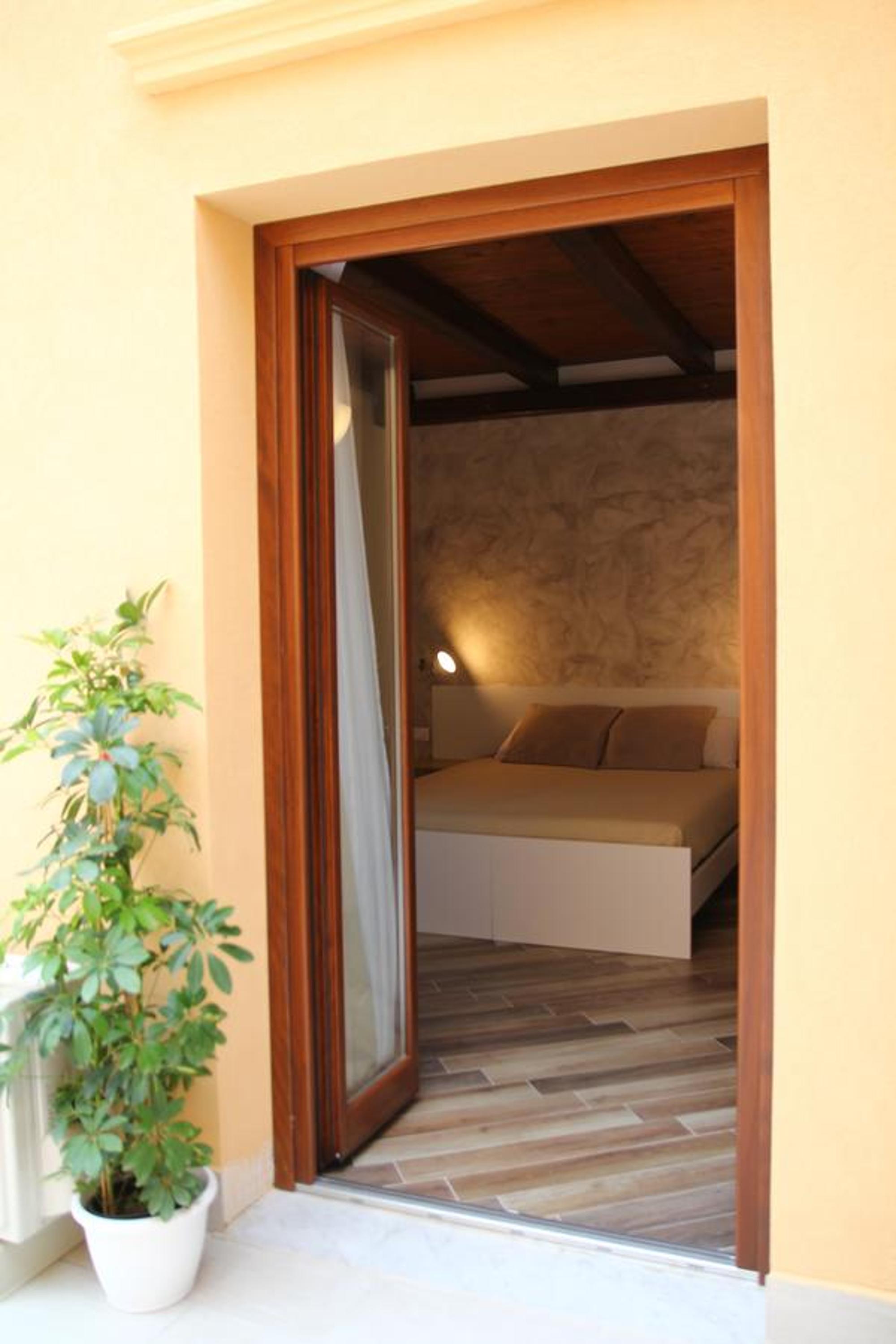 Double or Twin Room with Shared Terrace, photo 7