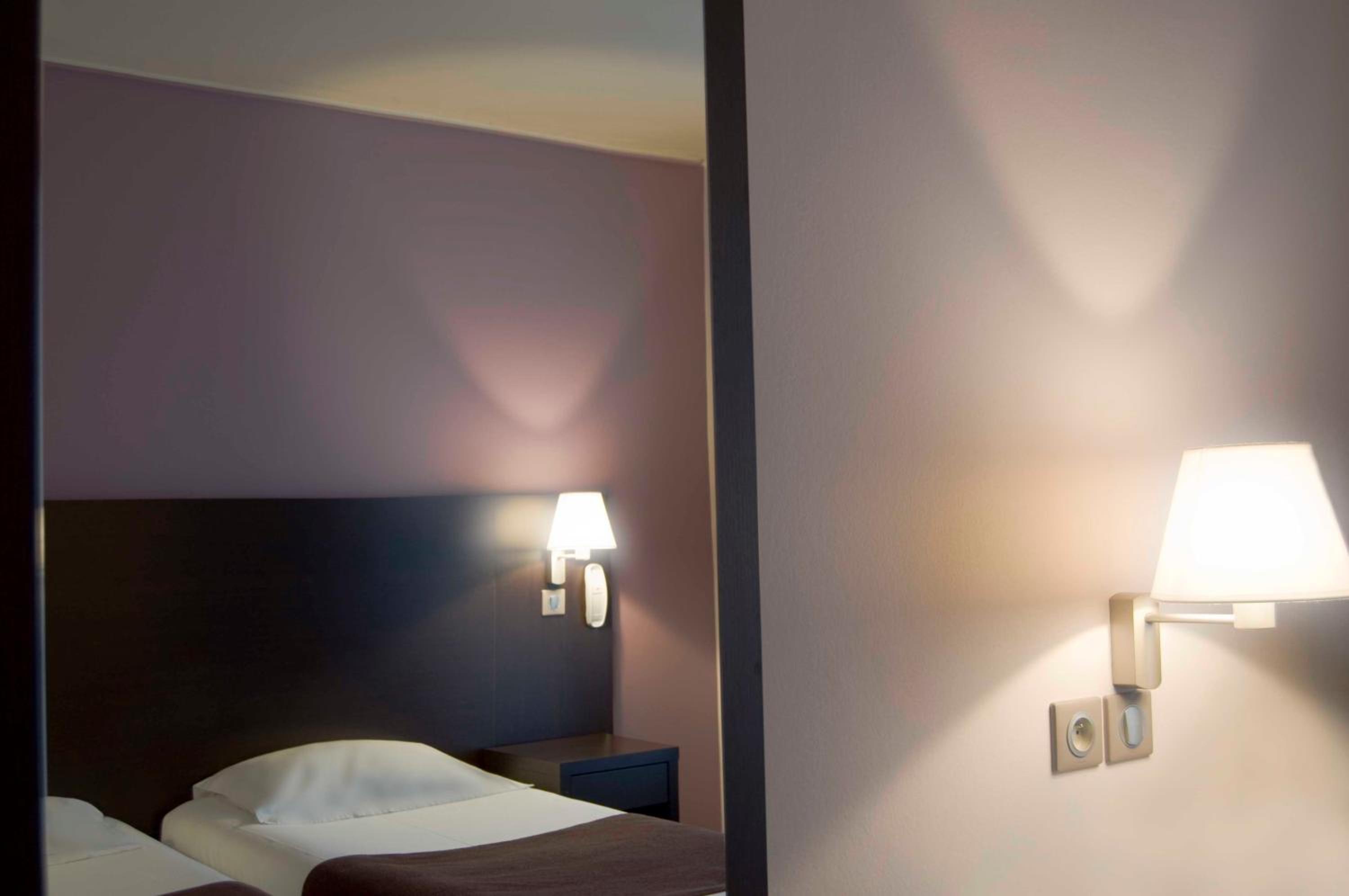 Double Room thumbnail 6