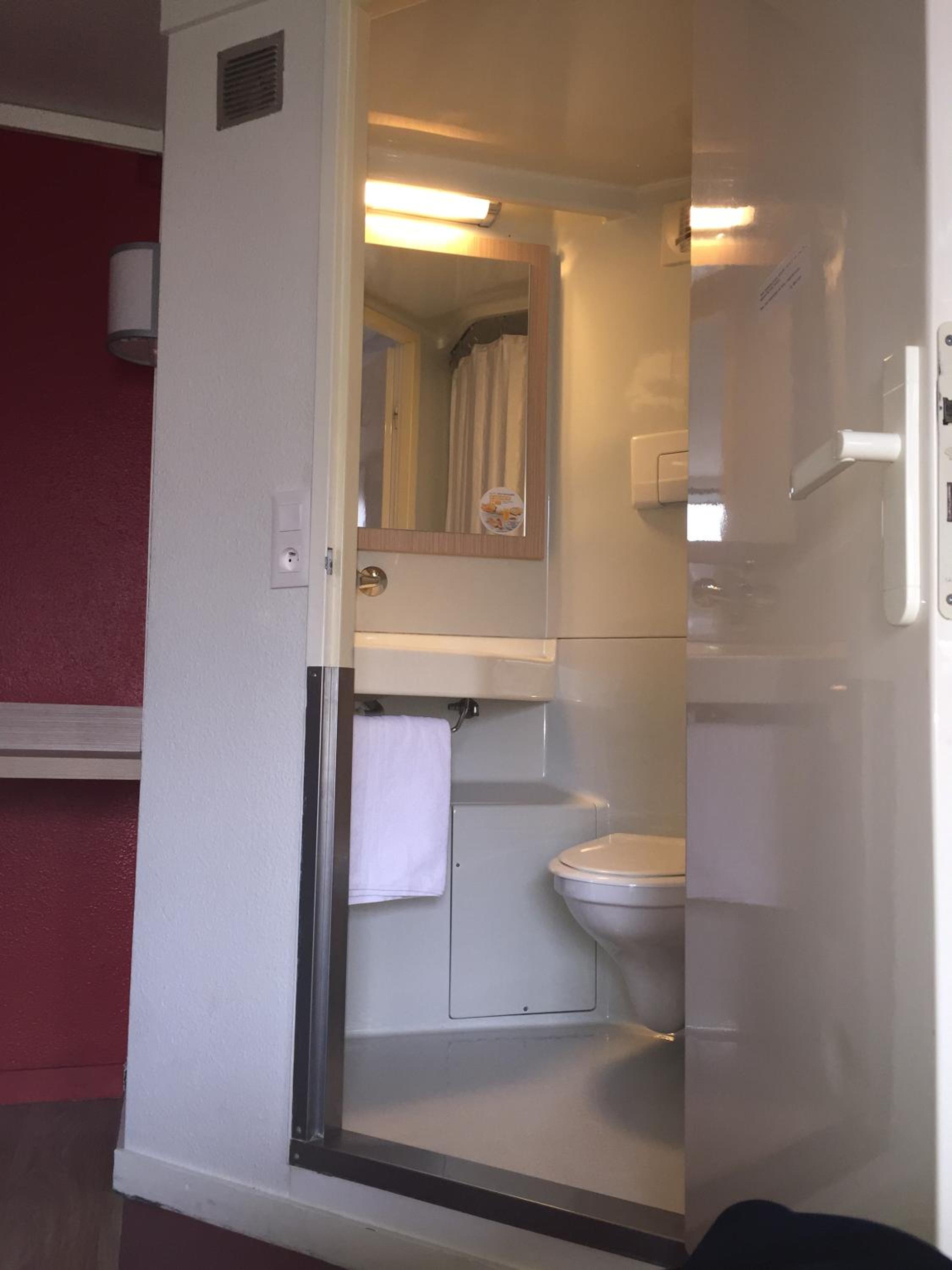 Double Room - Photo 7