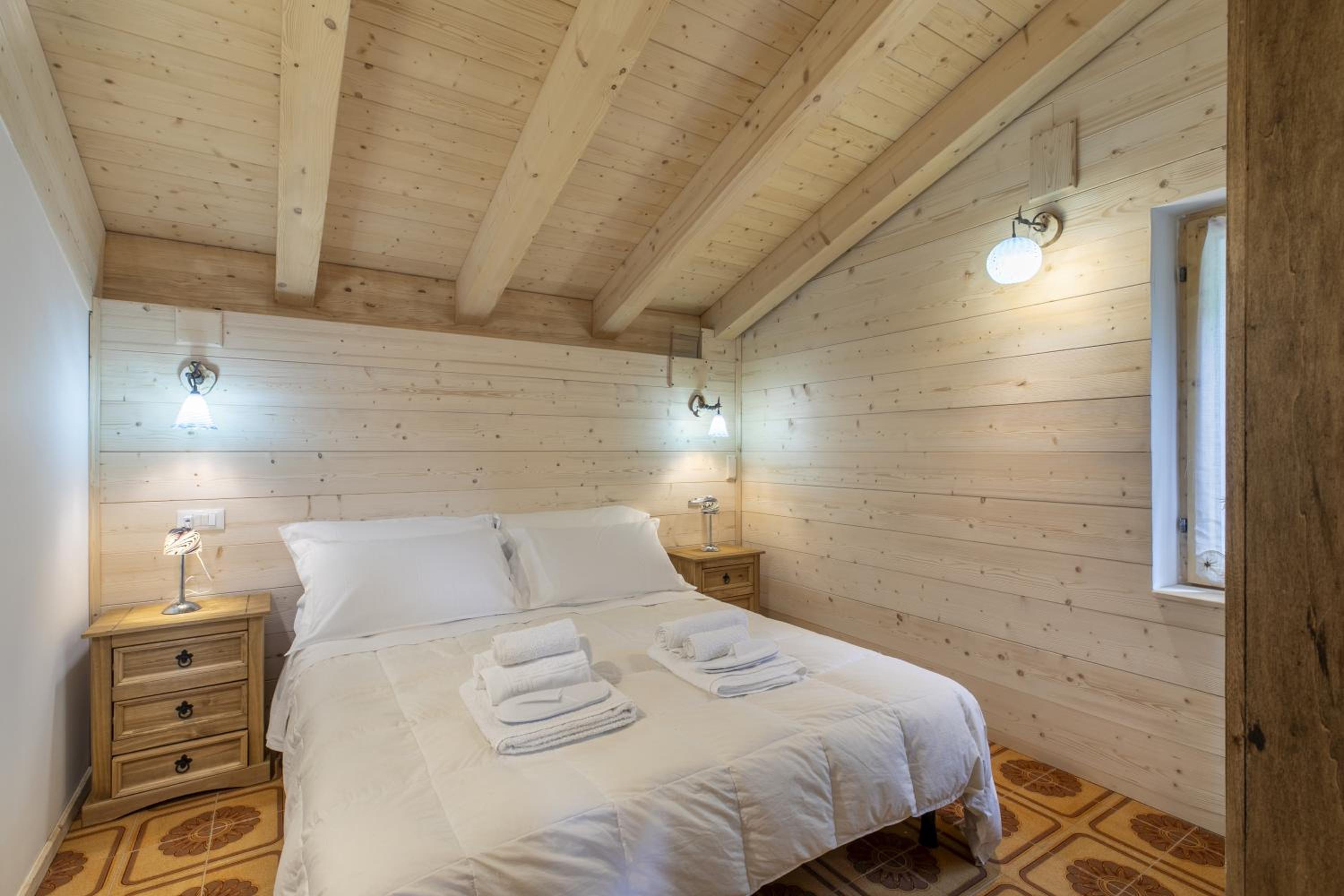 Deluxe Two-Bedroom Apartment with Garden View
