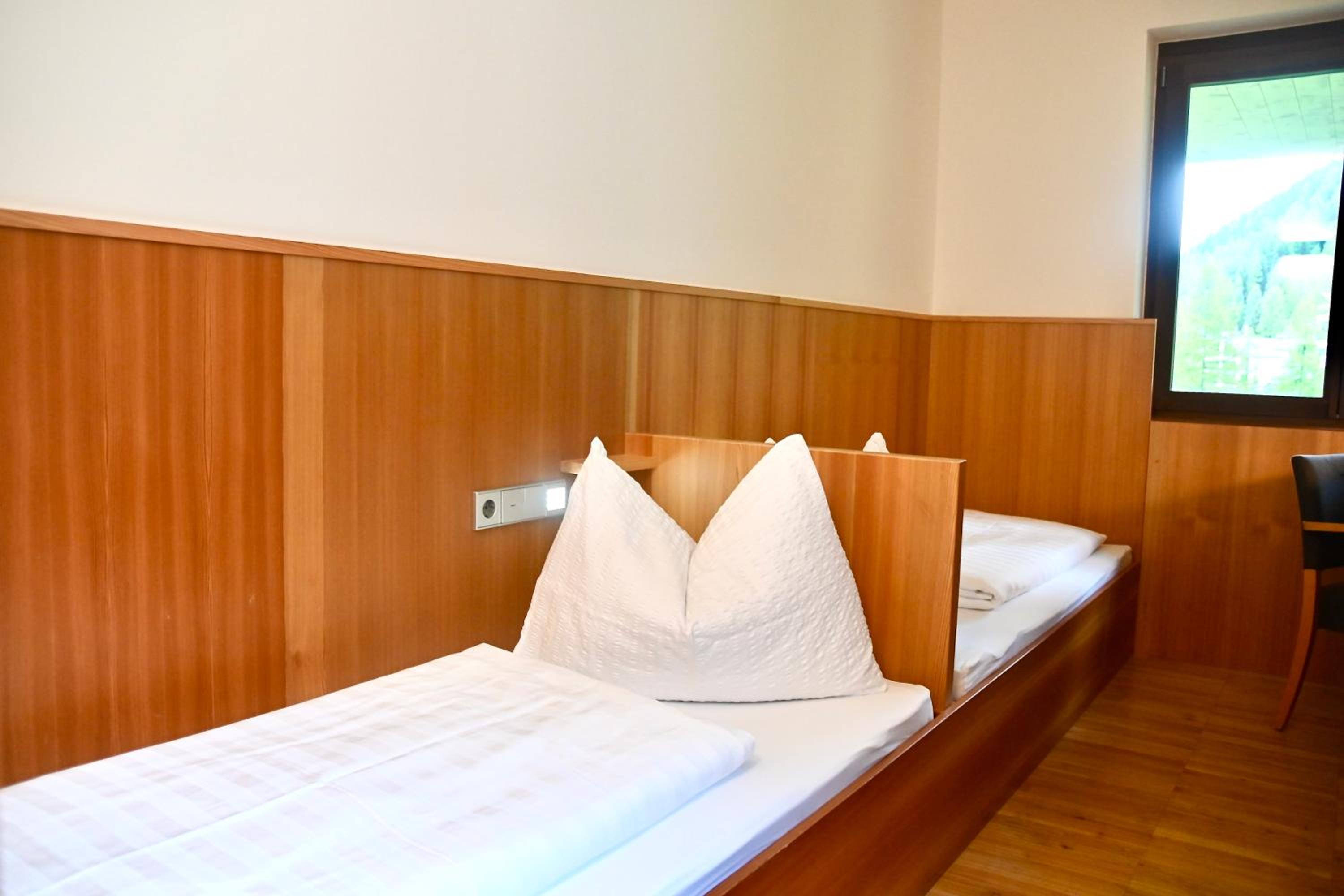 Economy Twin Room