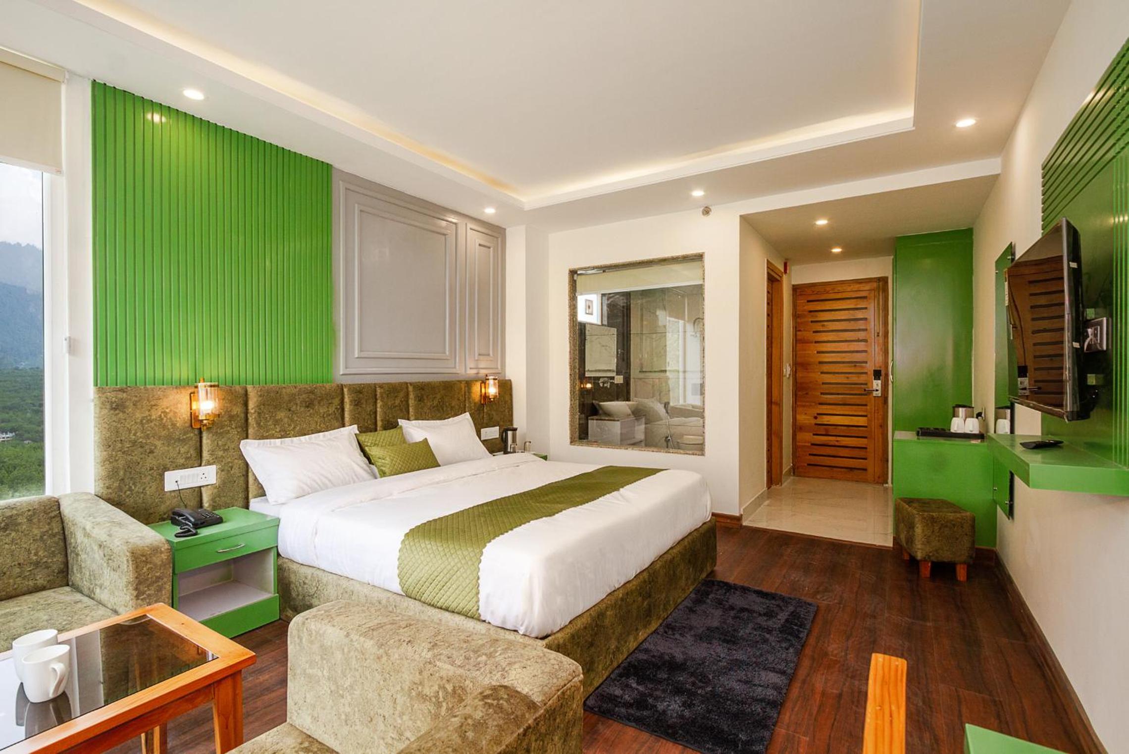 Superior Queen Room