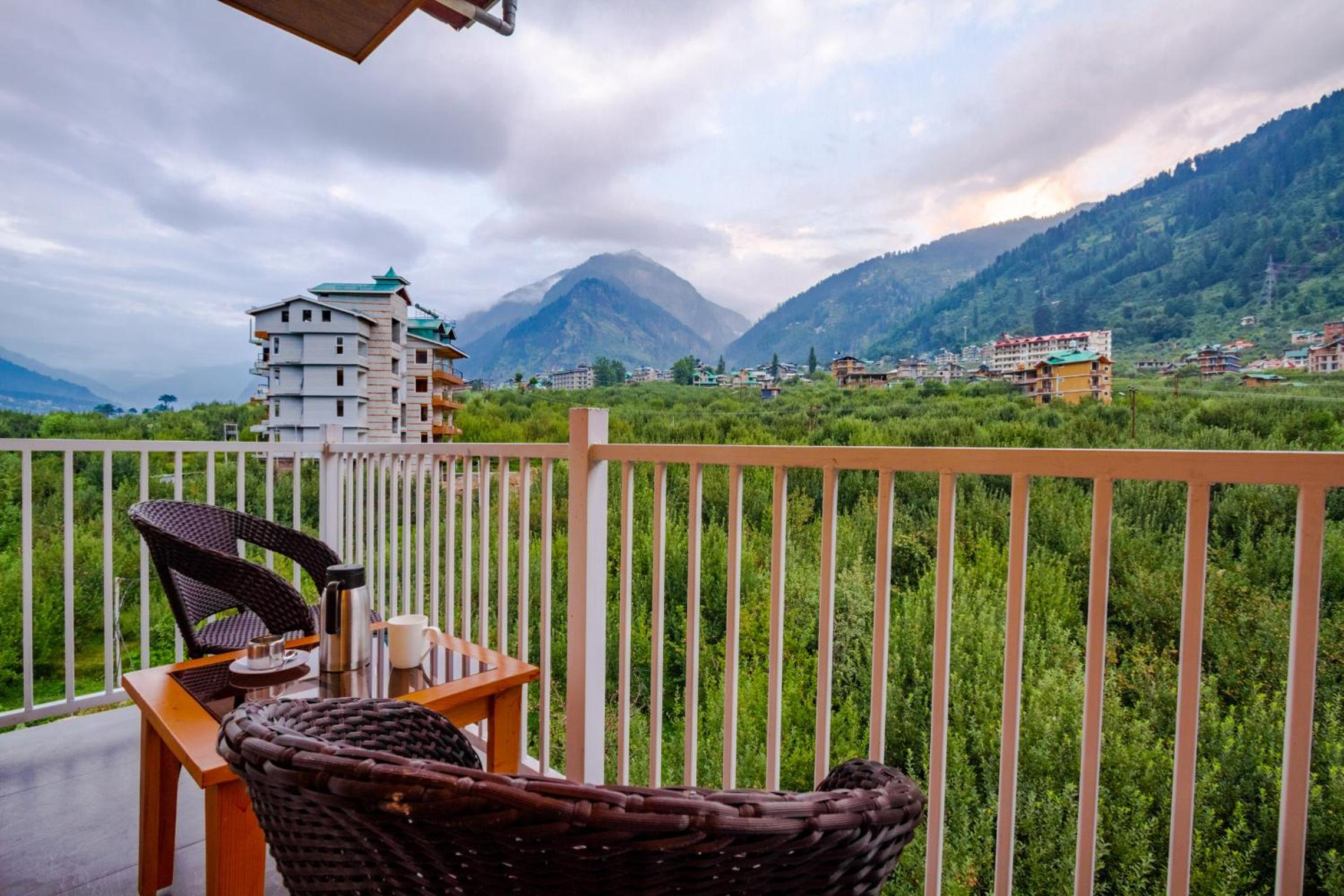King Room with Mountain View