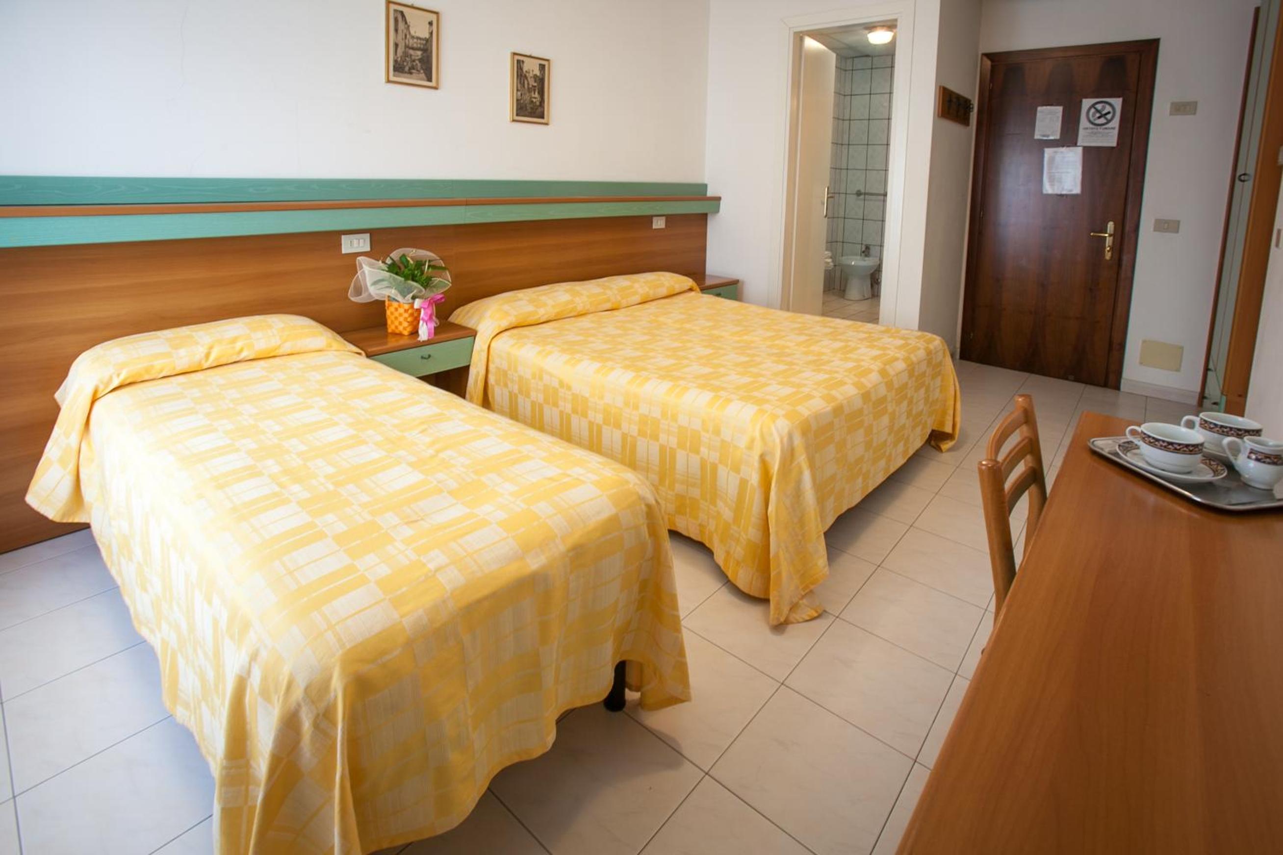 Triple Room - Photo 15