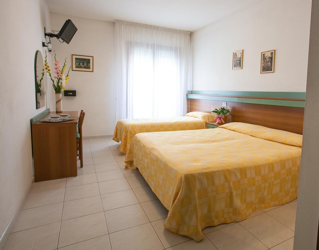 Triple Room - Photo 16