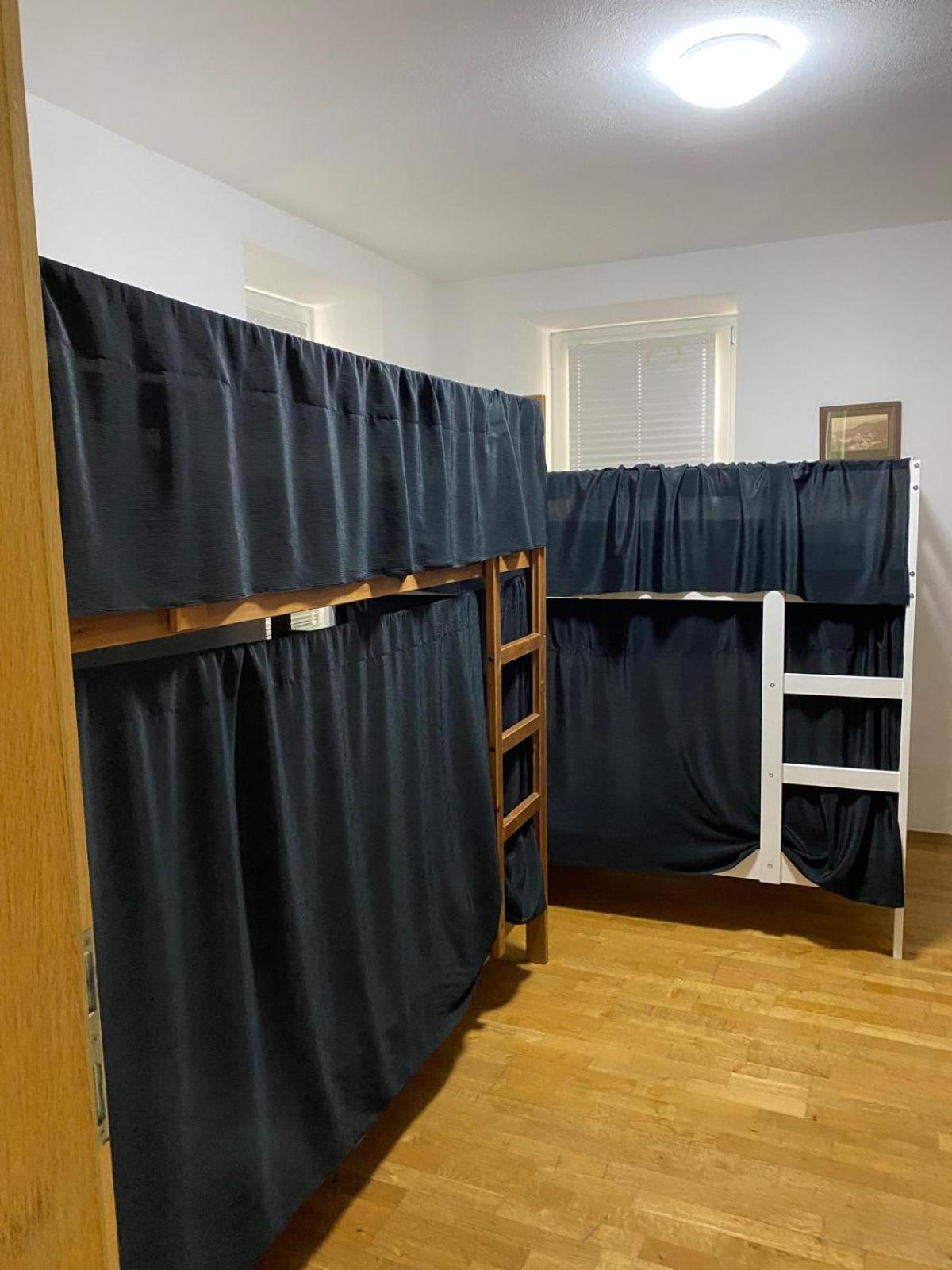 Bed in 8-Bed Mixed Dormitory Room photo 2