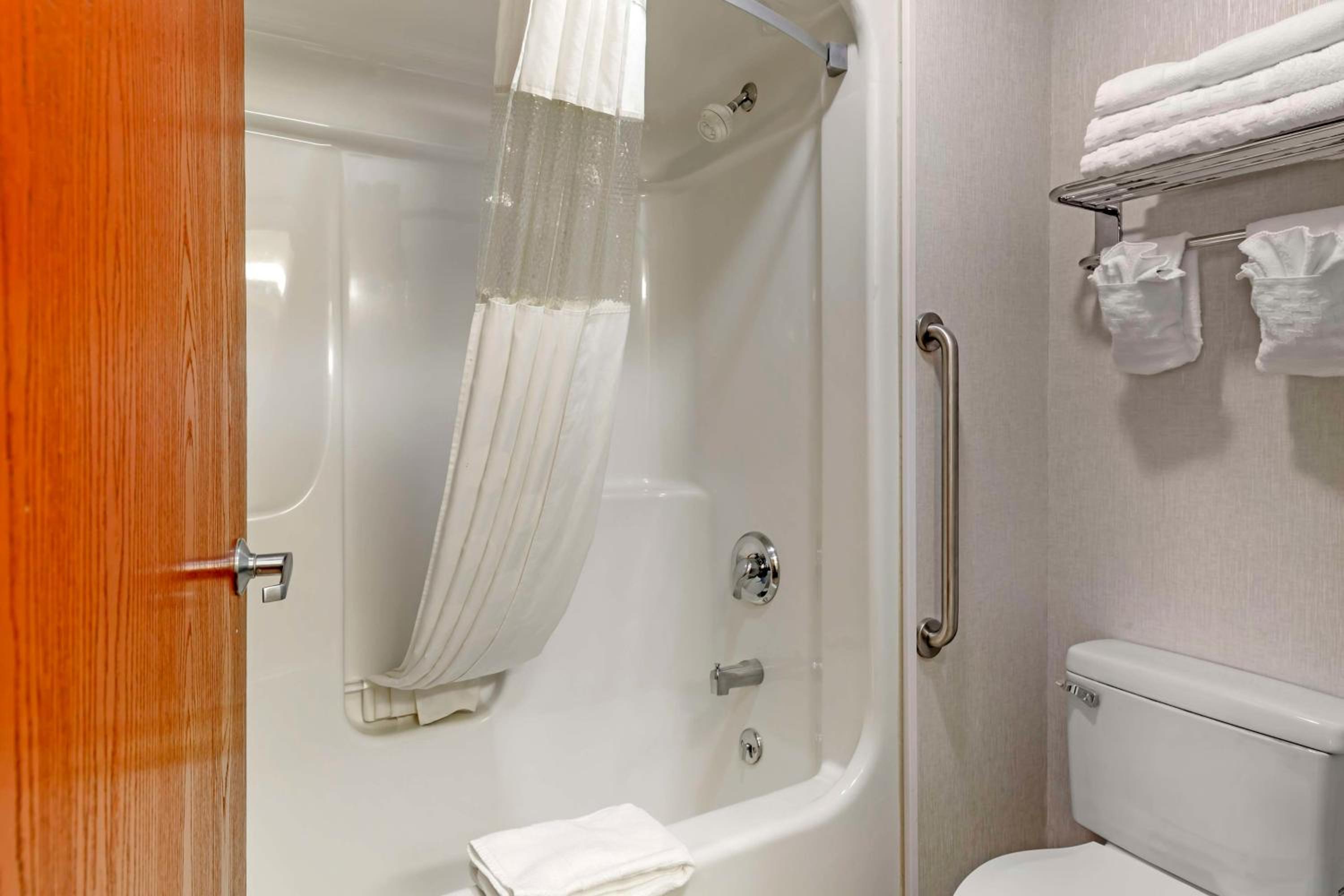 Double Room with Two Double Beds - Photo 3