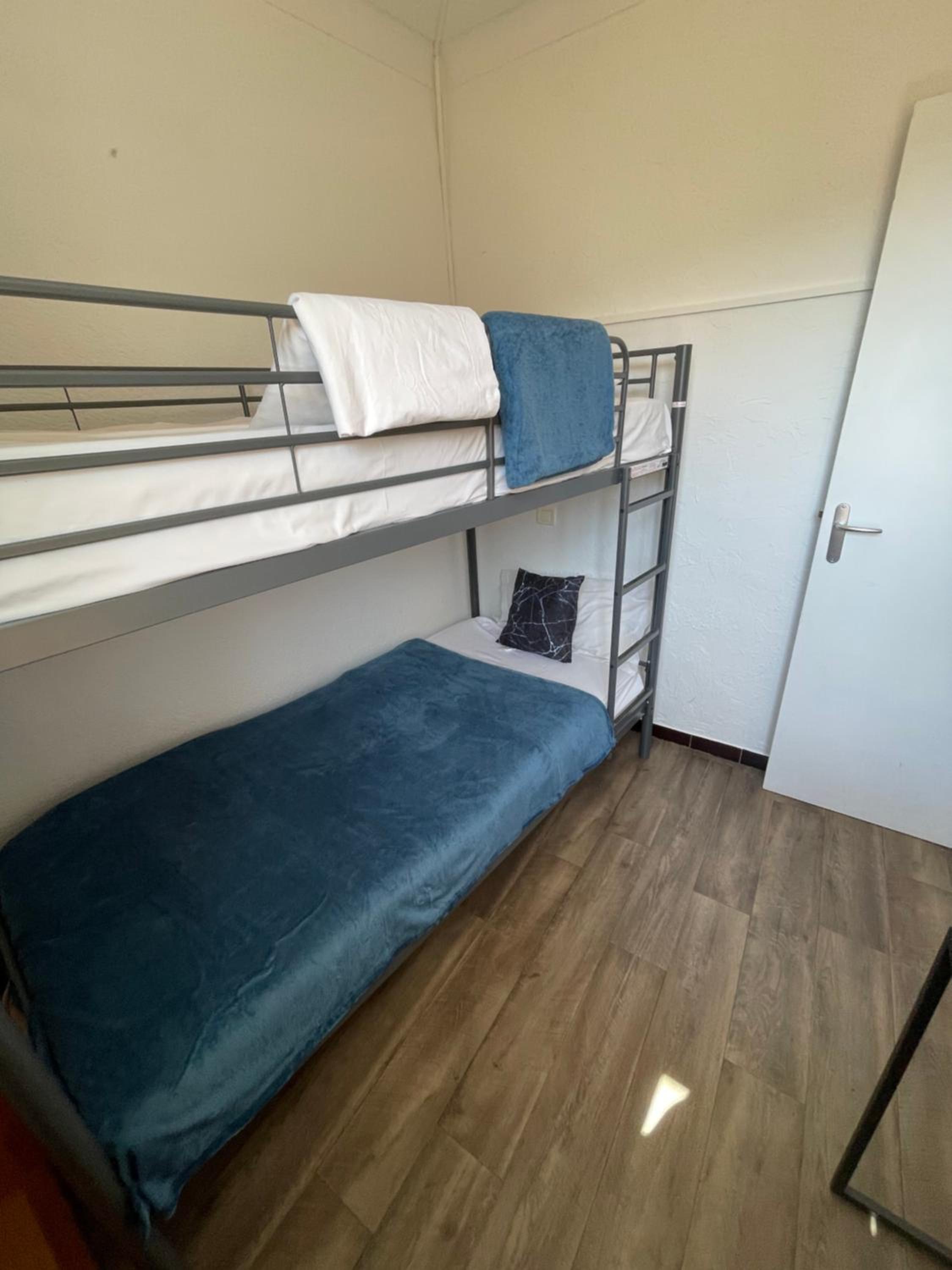 Small Twin Room photo 2