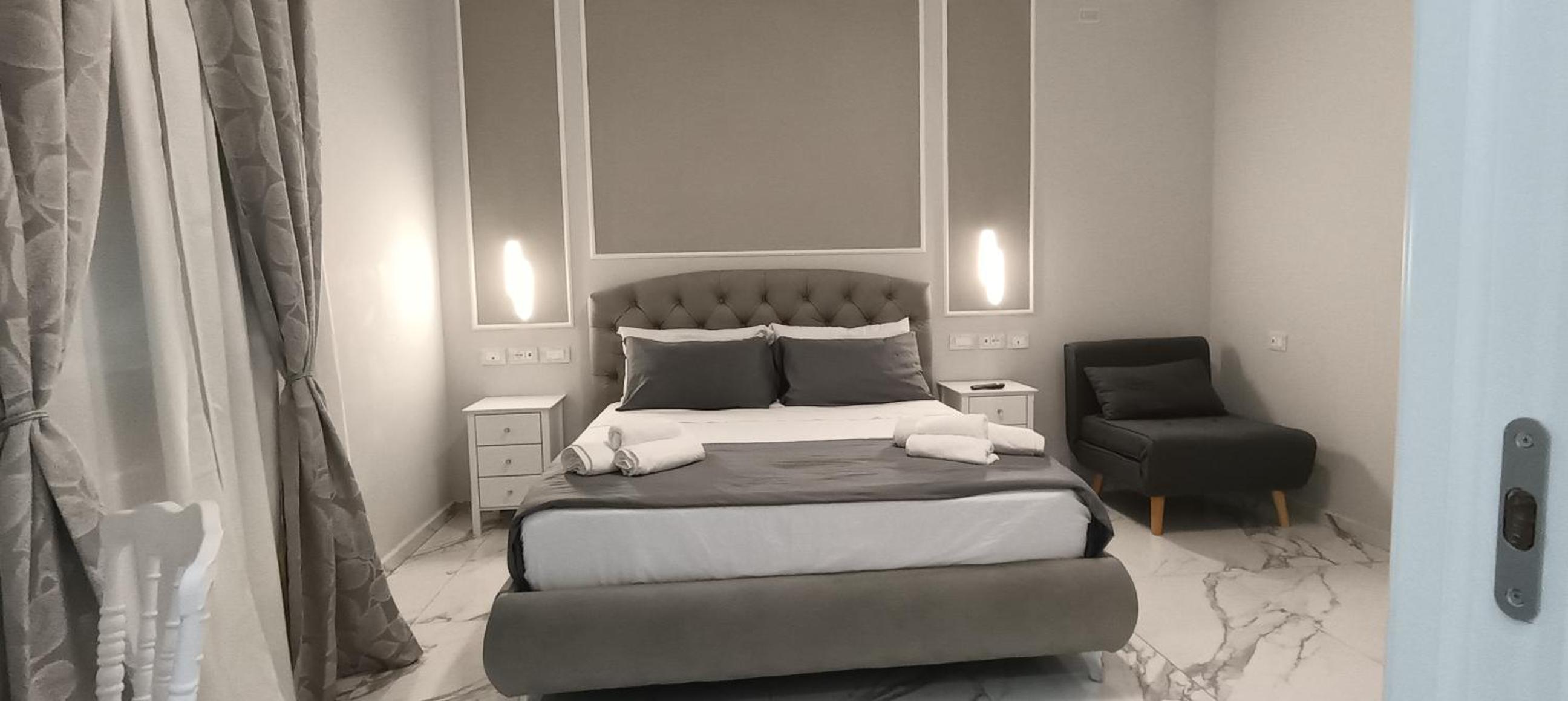 Deluxe Room (2 Adults + 1 Child)