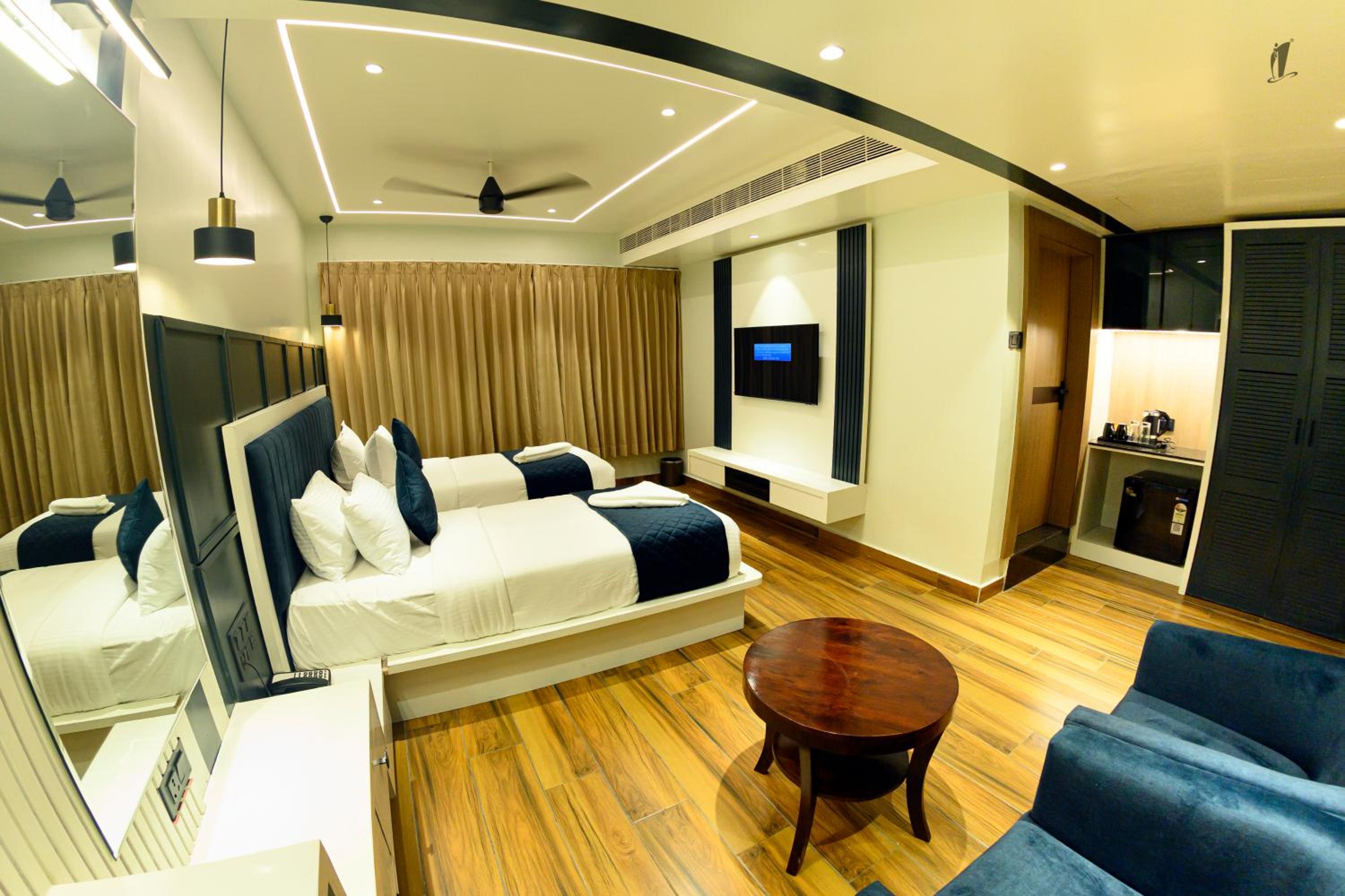 Deluxe Double or Twin Room photo 2