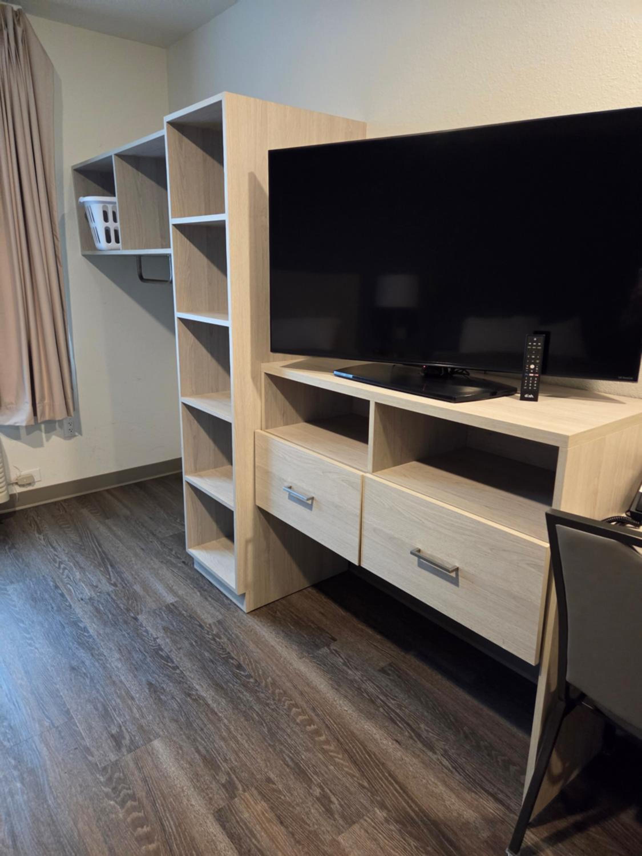 QUEEN SUITE WITH SOFA - Photo 6